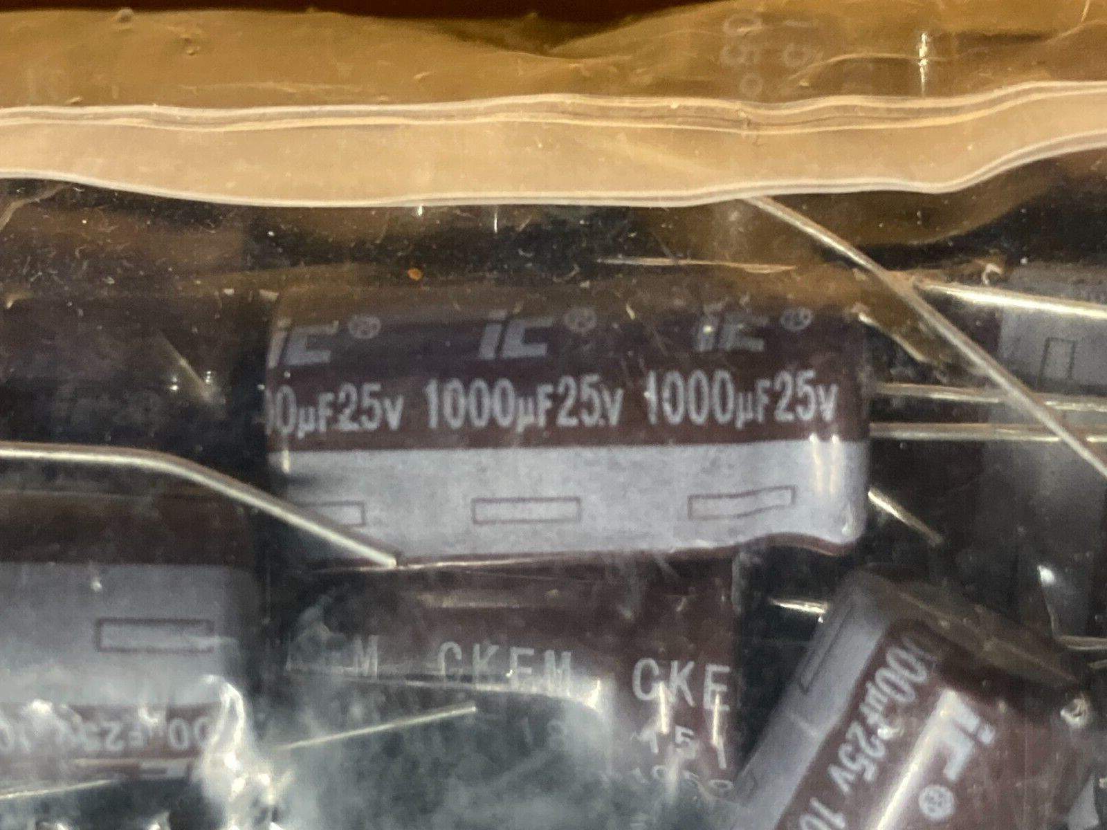 LOT OF 180 NEW OLD STOCK! ILLINOIS 1000uF 25V ELECTROLYTIC CAPACITORS 108CKE025M