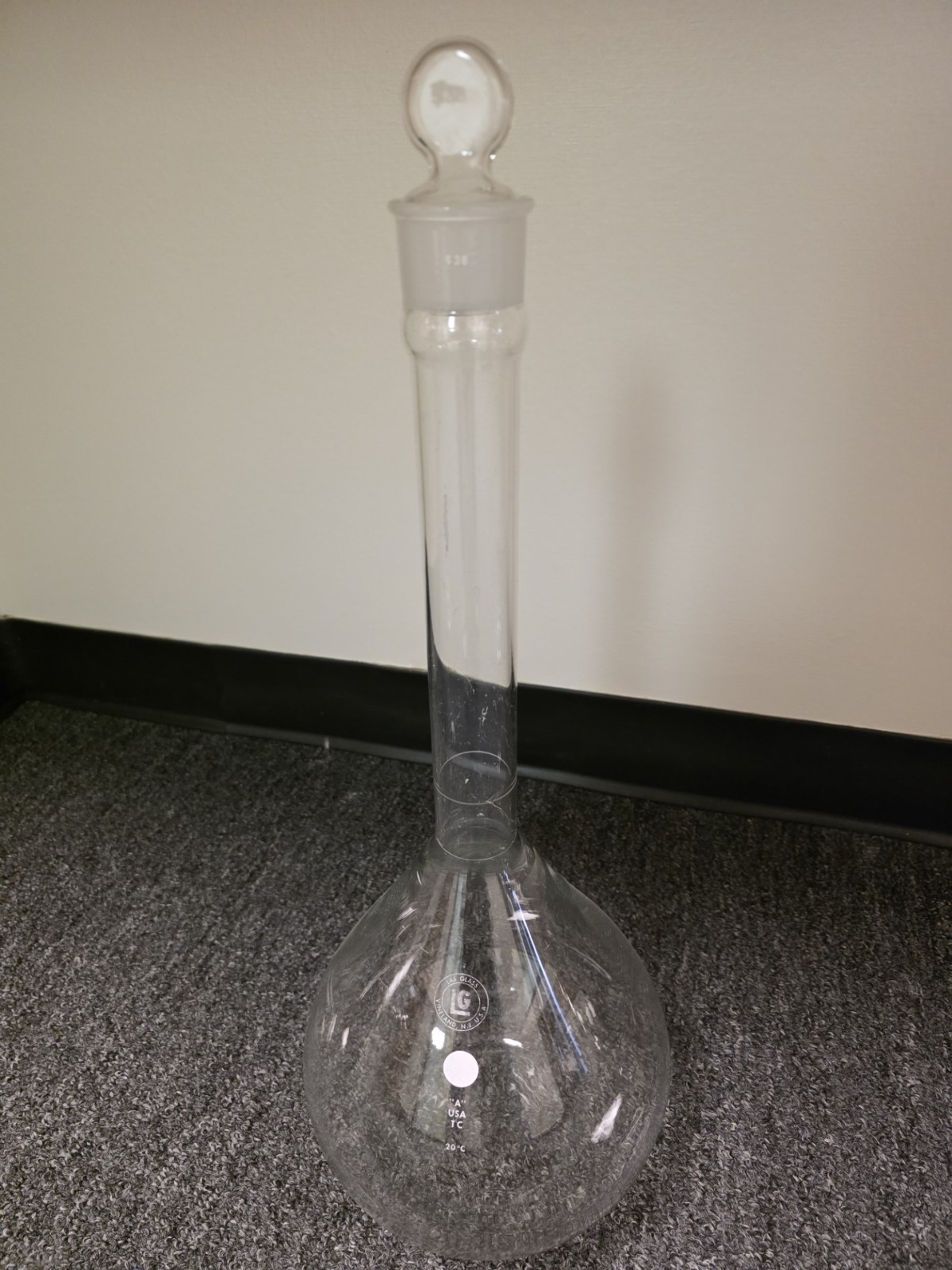 PYREX Glass 4000mL cass A Volumetric Flask