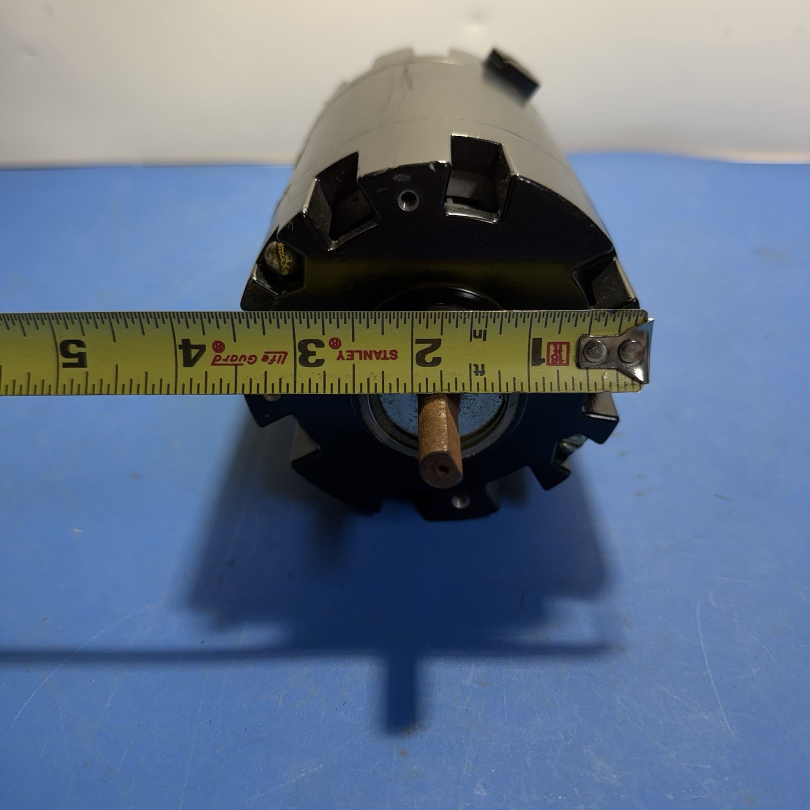 CLINCO 1/3 HP Universal Motor 115V 4500 RPM 5.5A Thermally Protected. Read