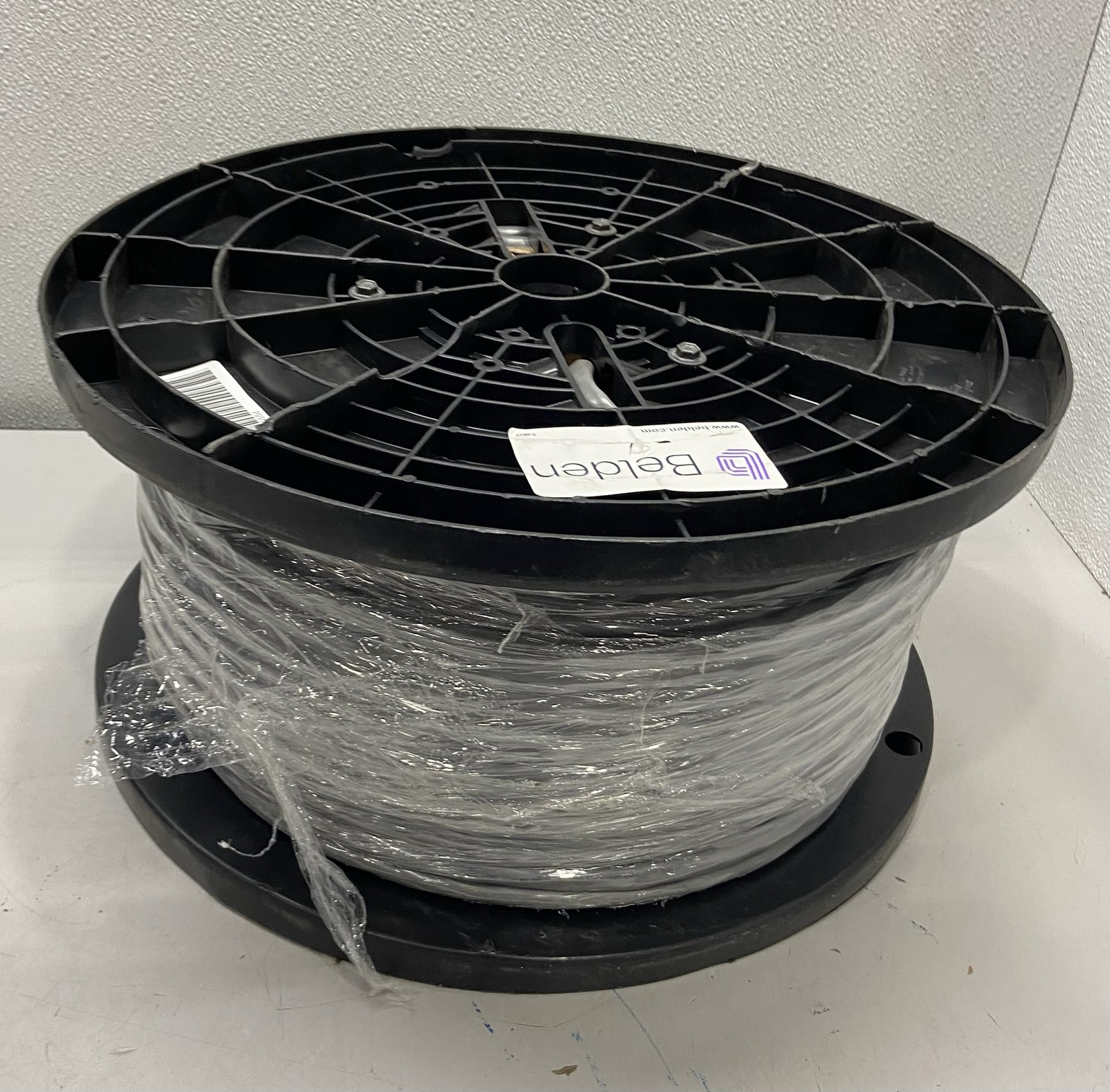 Belden 18AWG 6PR 500′ Spool Unshielded Audio & Sound Cable Gray 8691-060500