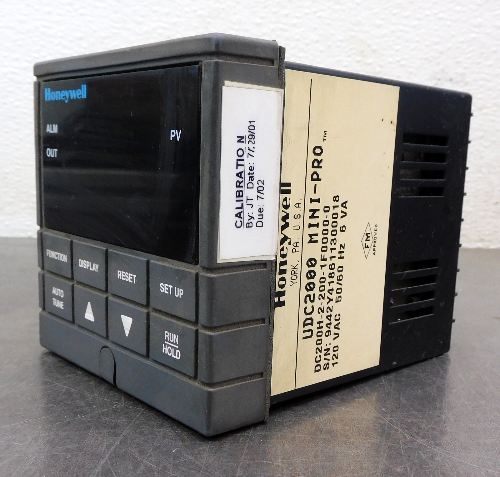 Honeywell UDC2000 MiniPro Digital Temperature Controller 120V AC 50/60Hz 6VA