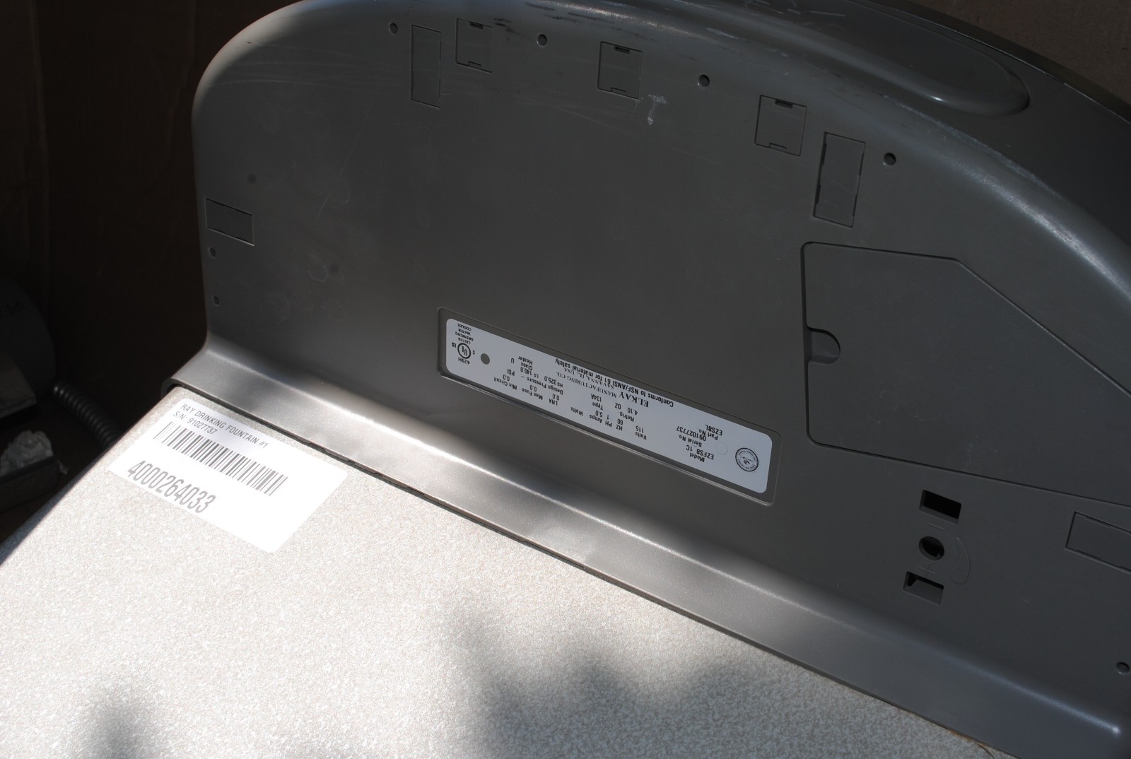 ELKAY EZFS8 1C WALL MOUNTED REFRIGERATED DRINKING FOUNTAIN