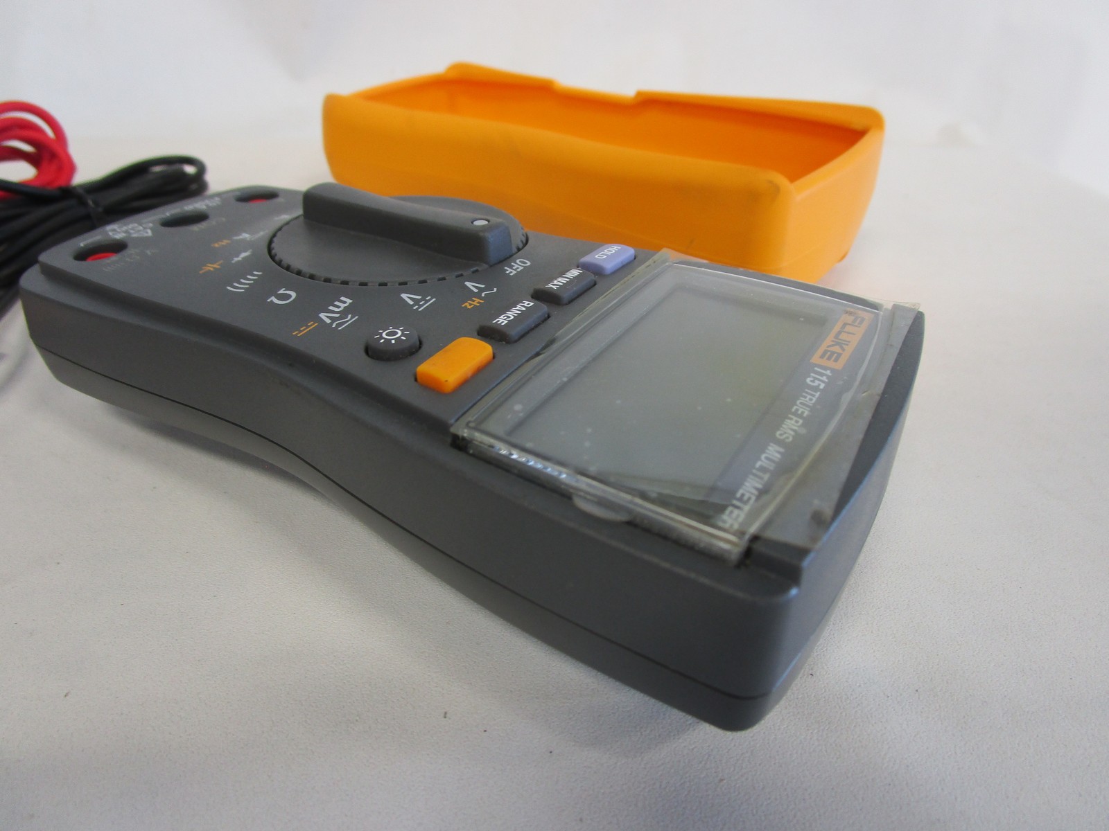 Fluke 115 True RMS Digital Multimeter with Leads