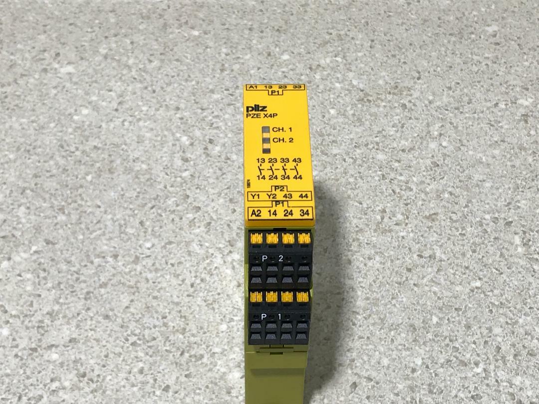 Pilz PZE X4P C 24VDC 4n/o
