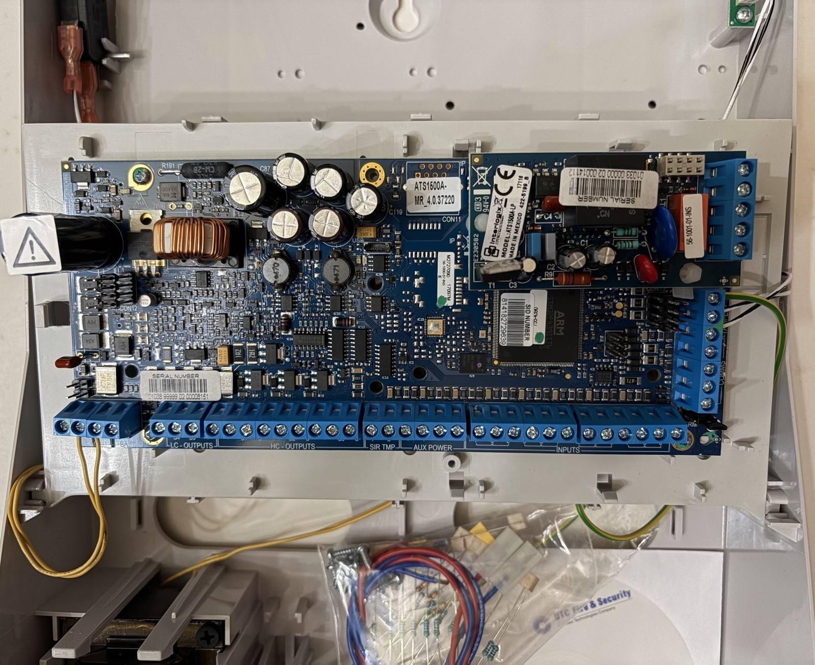 Interlogix Aritech ATS1500A-LP Advisor Advanced Hybrid Security Panel