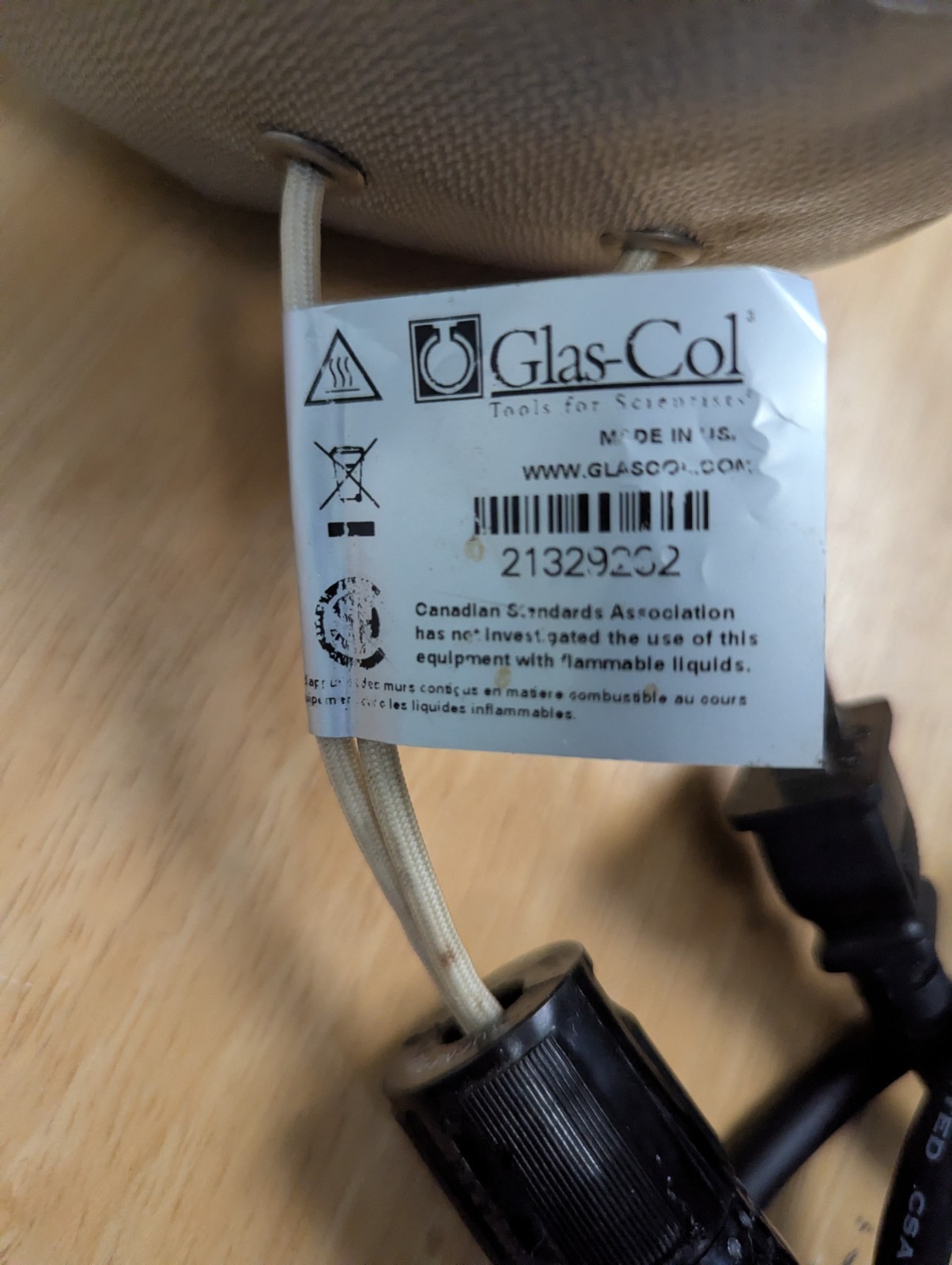 Glas-Col 100A O408 115 Volts 380 Watts Fabric Fiberglass Heating Mantle 1 Liter