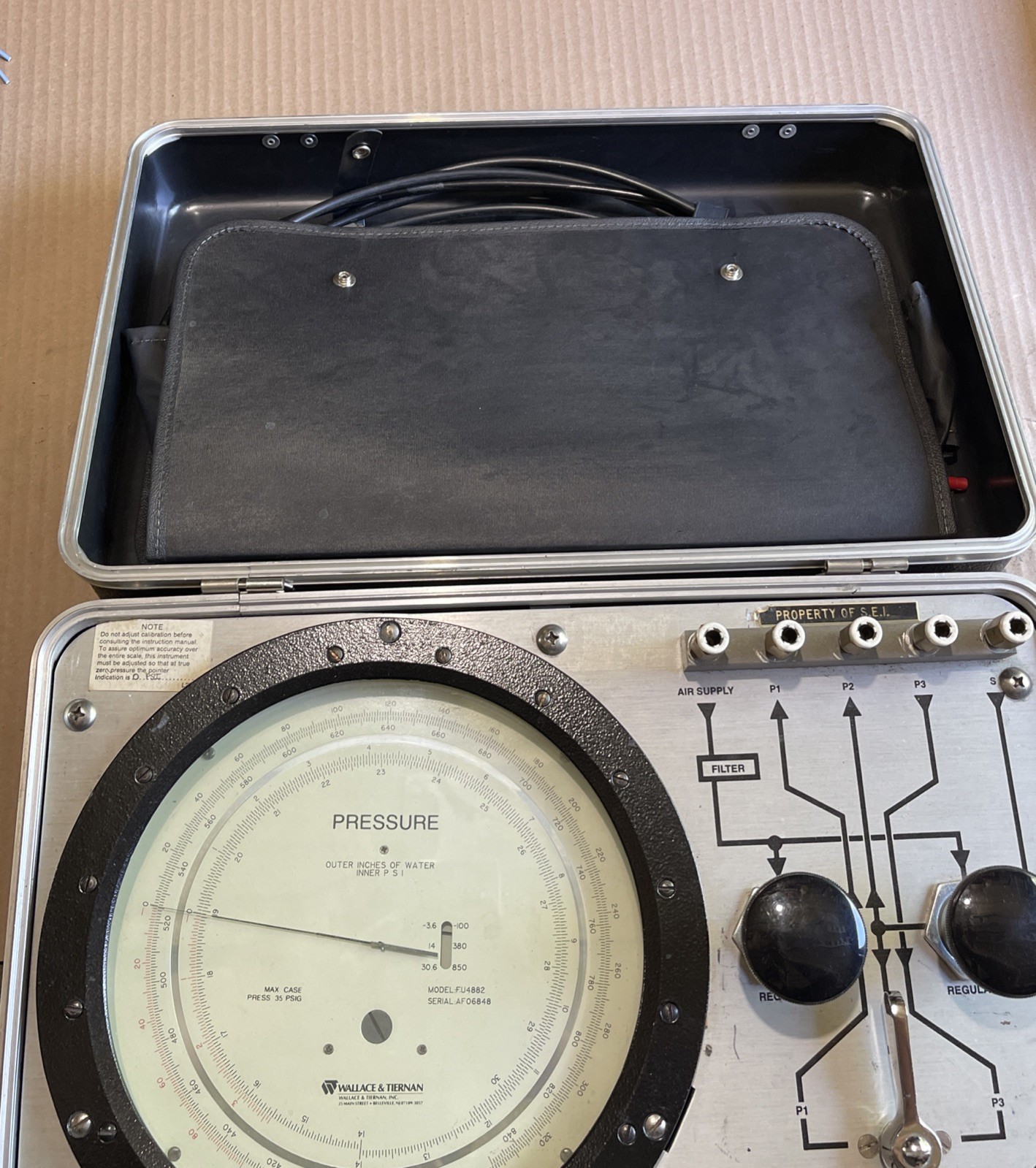 Wallace & Tiernan 65-120 Portable Pneumatic Calibrator Pennwalt Corporation