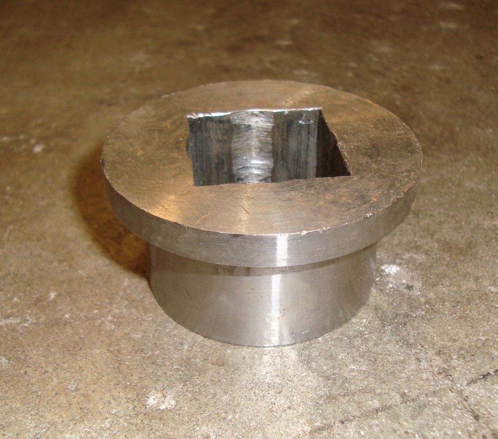 Servis Rhino Mower Blade Carrier Weldment Plate Blade Bolt Weld-On Bushing