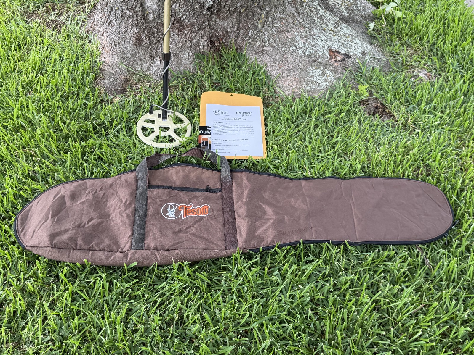Tesoro CONQUISTADOR uMAX Metal Detector w/ 9X8″ Coil, Battery, Manual – Nice!