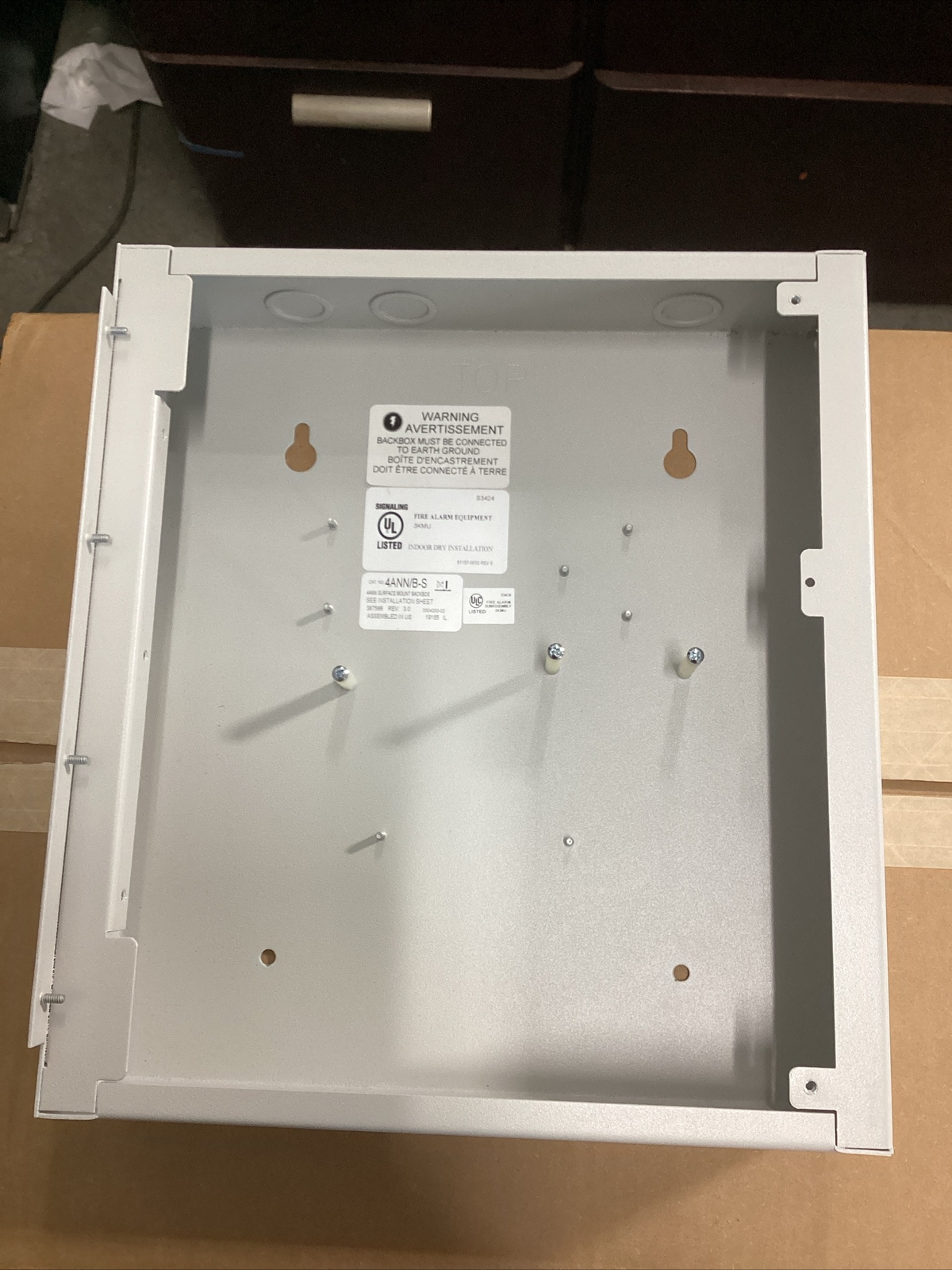 Edwards 4ANN/B-S Remote Annunciation Wall Box, 4 Module, Surface Mount 🟠