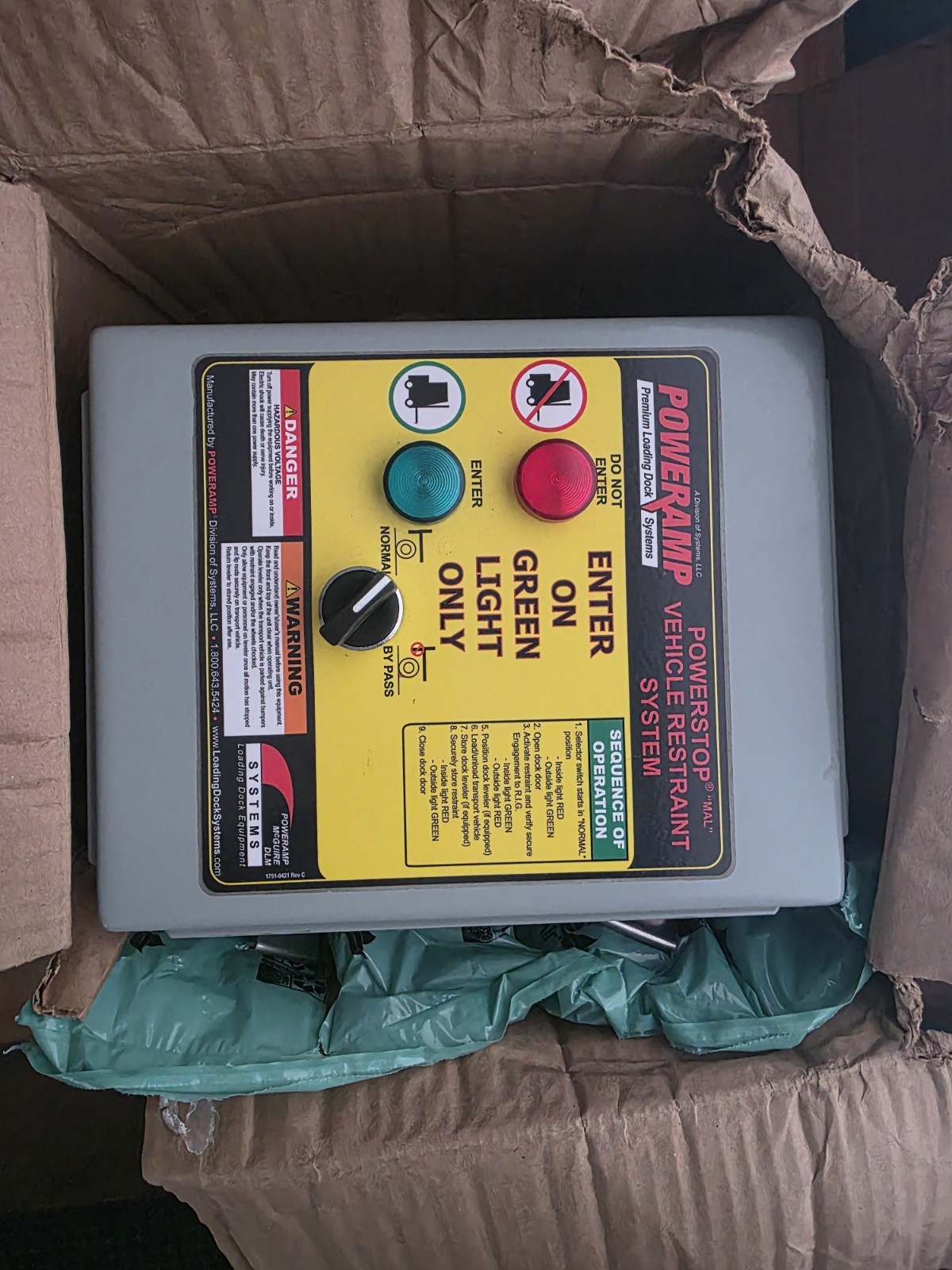Brand NEW 2021 Model Poweramp Vehicle Powerstop Holding Control Box. Damaged Box
