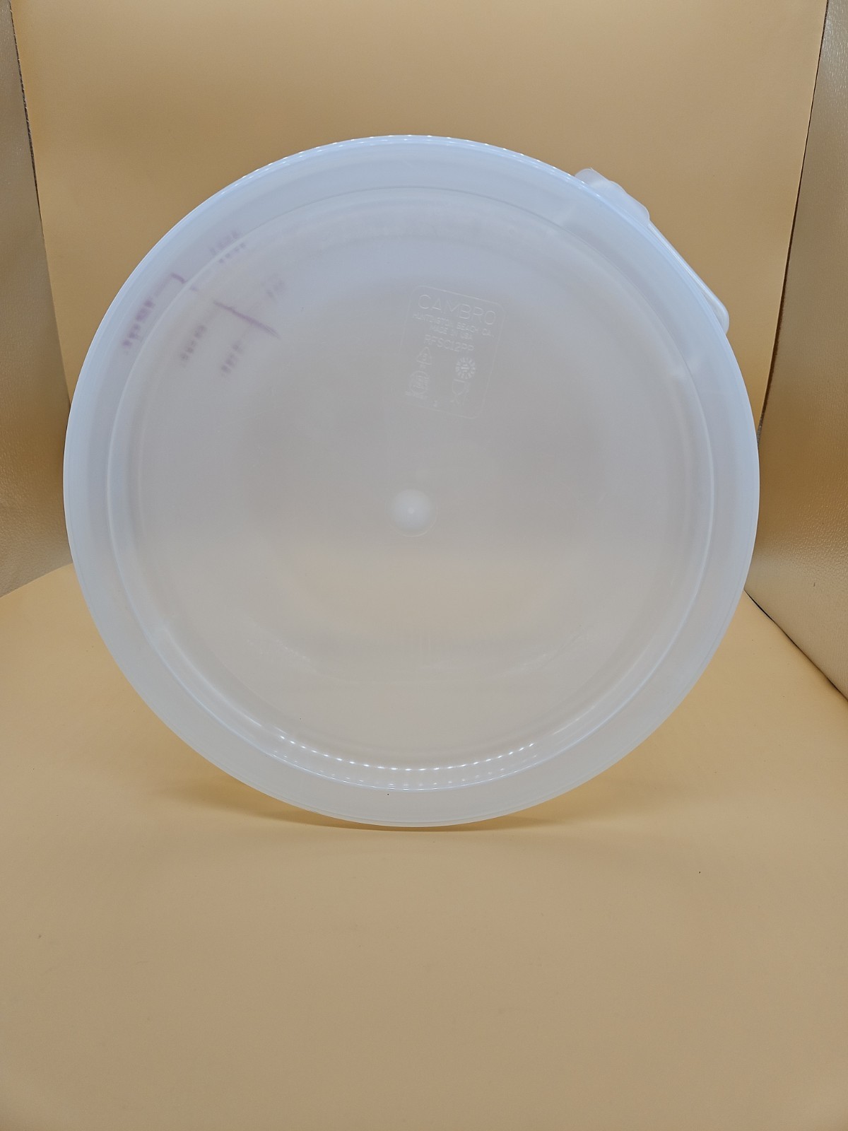 12 qt Cambro Round Food Storage Container Translucent Polypropylene NSF 8” Depth