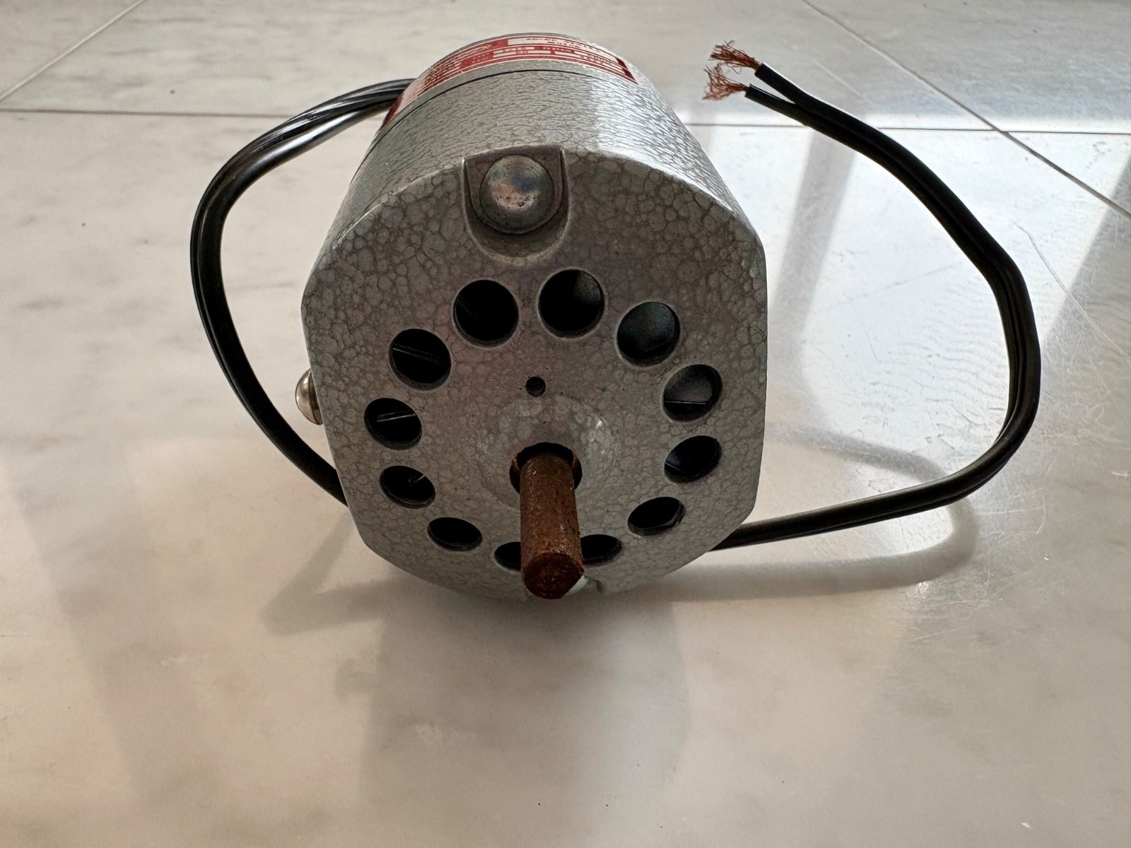 Dayton 1/15 HP Universal AC/DC Motor