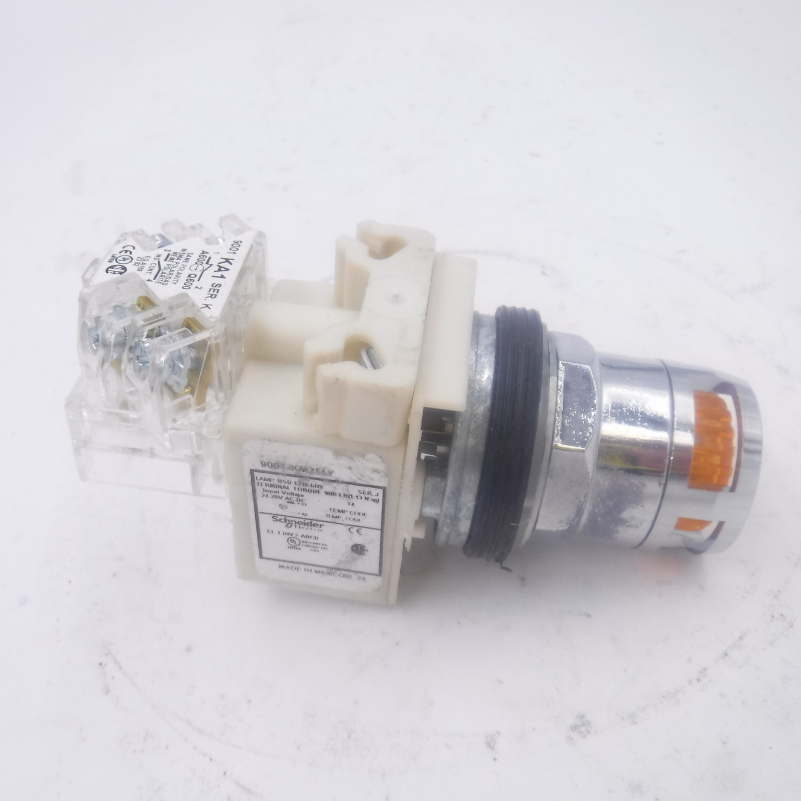 Schneider Illuminated Momentary Push Button Amber 24-28V 9001K3L38LYAH13