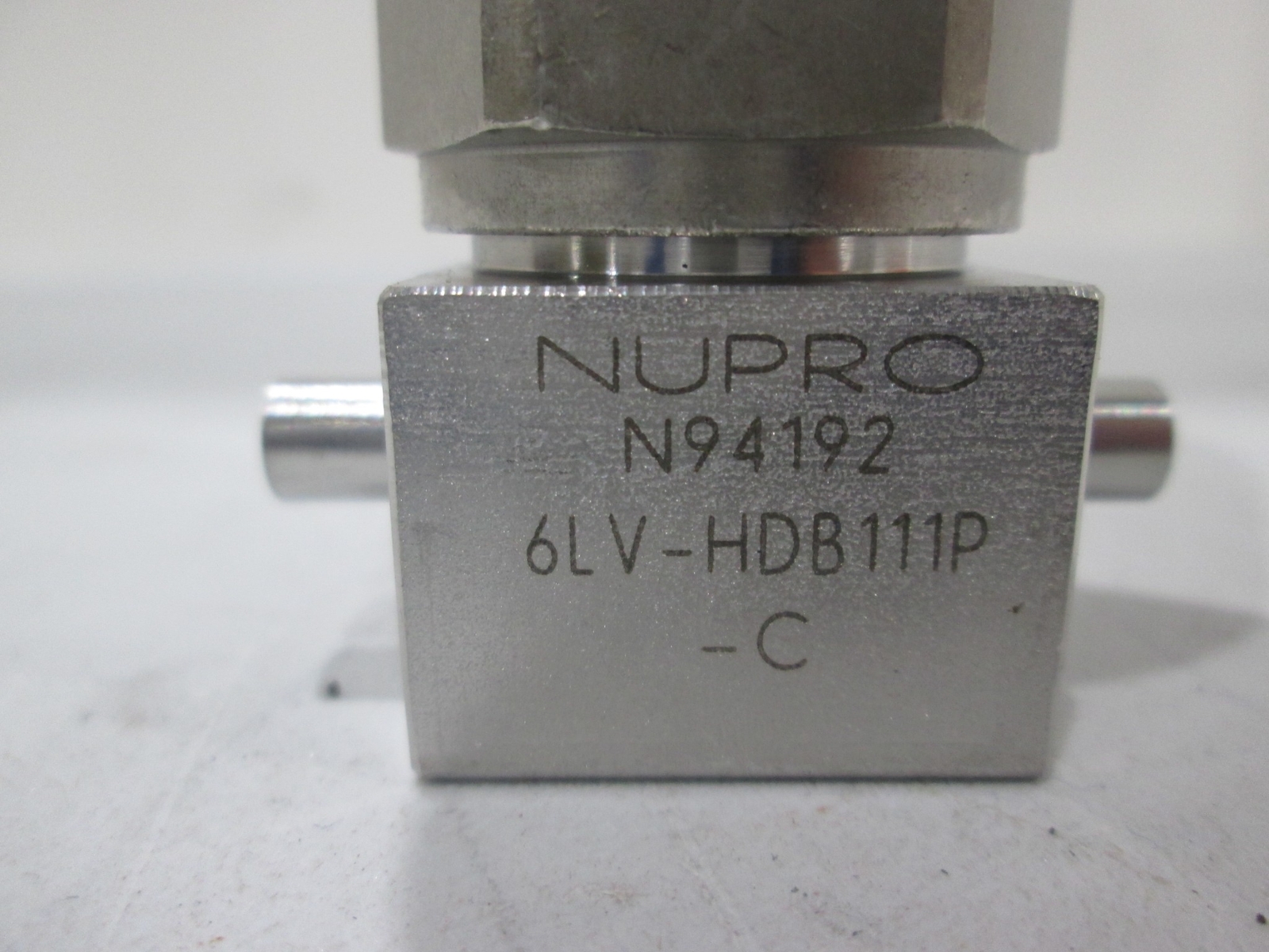 Nupro, 6LV-HDB111P-C, 3 Way High Pressure Valve, Butt End Weld, Used