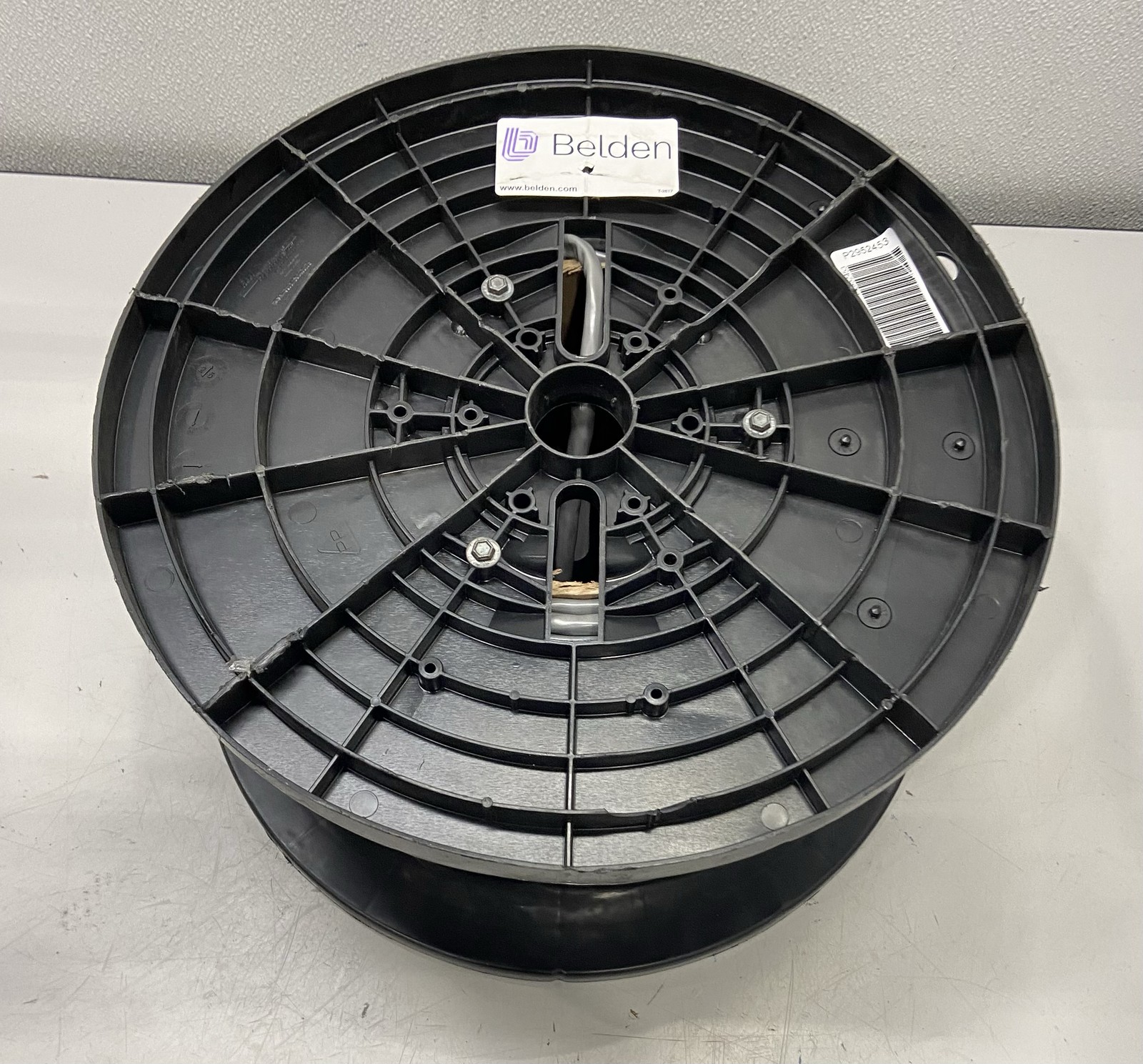 Belden 18AWG 6PR 500′ Spool Unshielded Audio & Sound Cable Gray 8691-060500