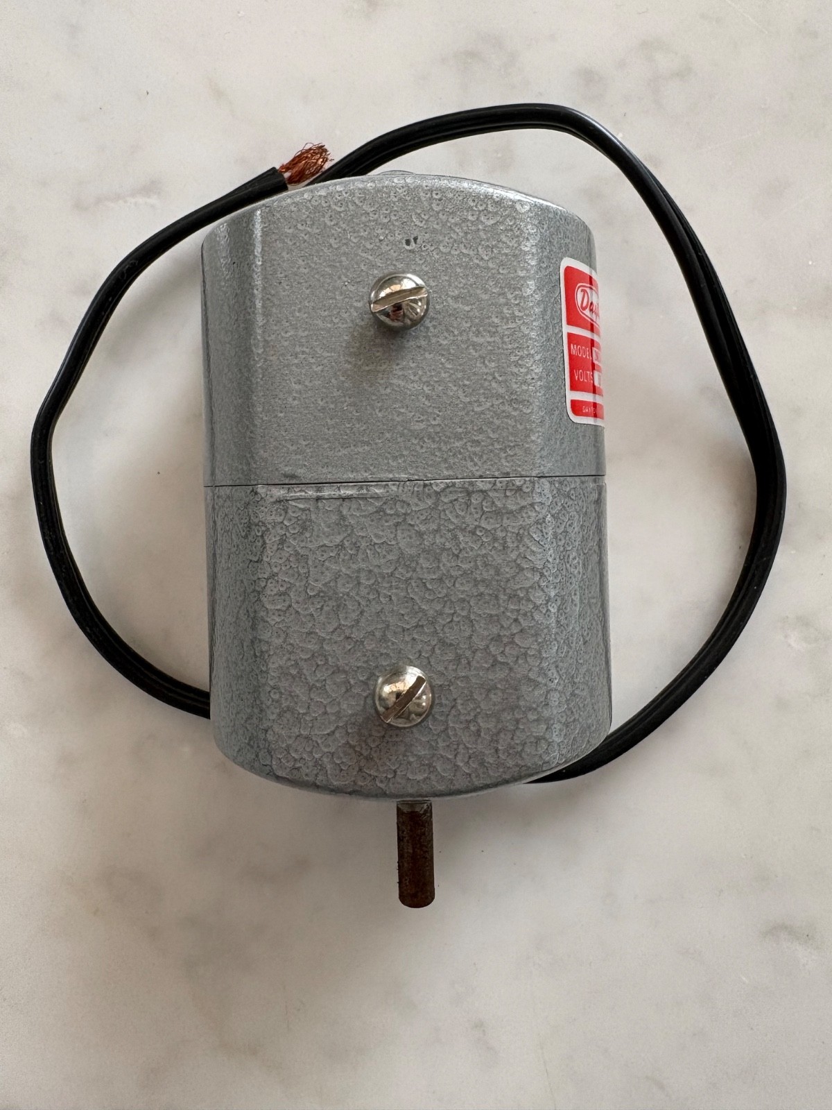 Dayton 1/15 HP Universal AC/DC Motor