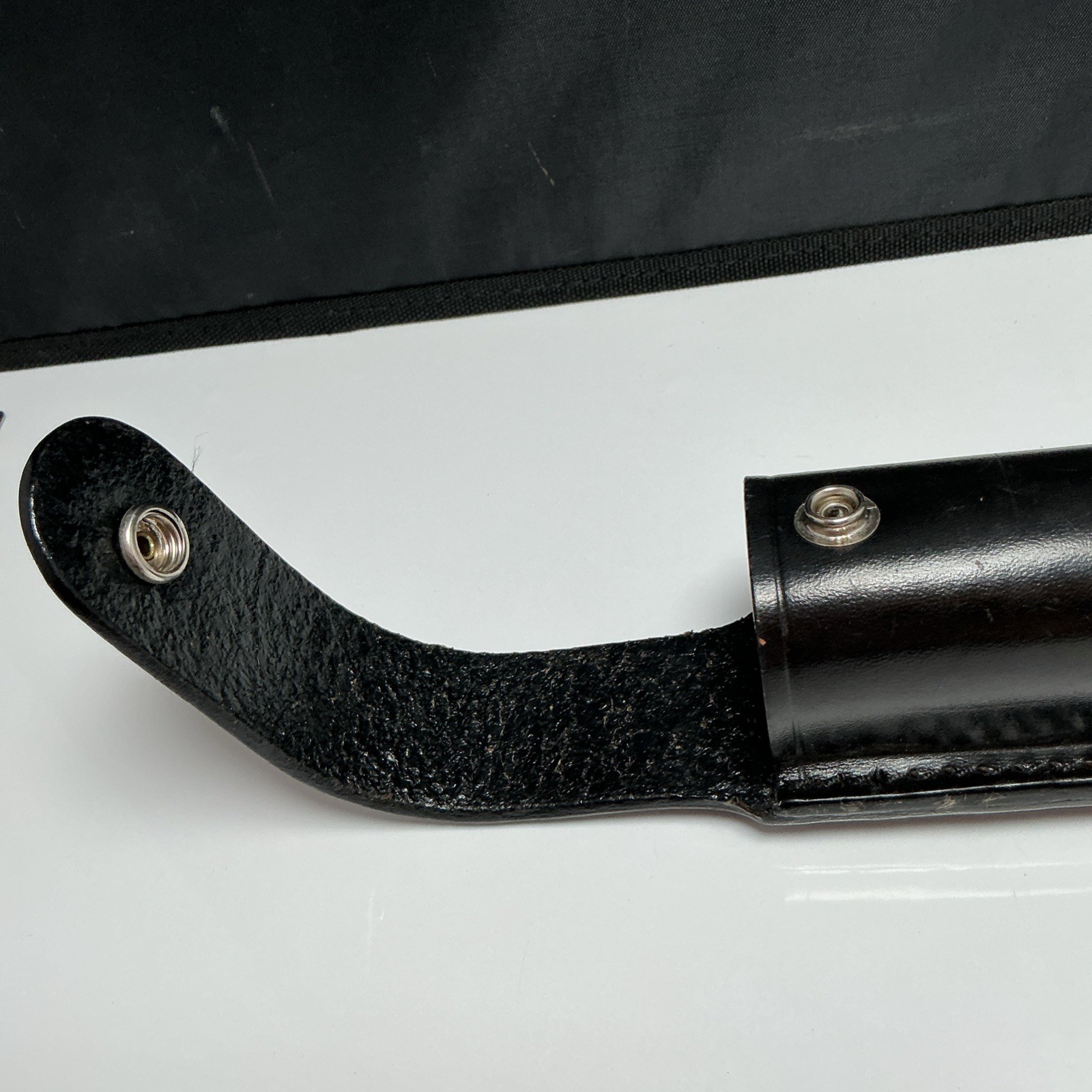 Black Molded Leather Flashlight Pouch Duty Belt Holder Stinger 26110