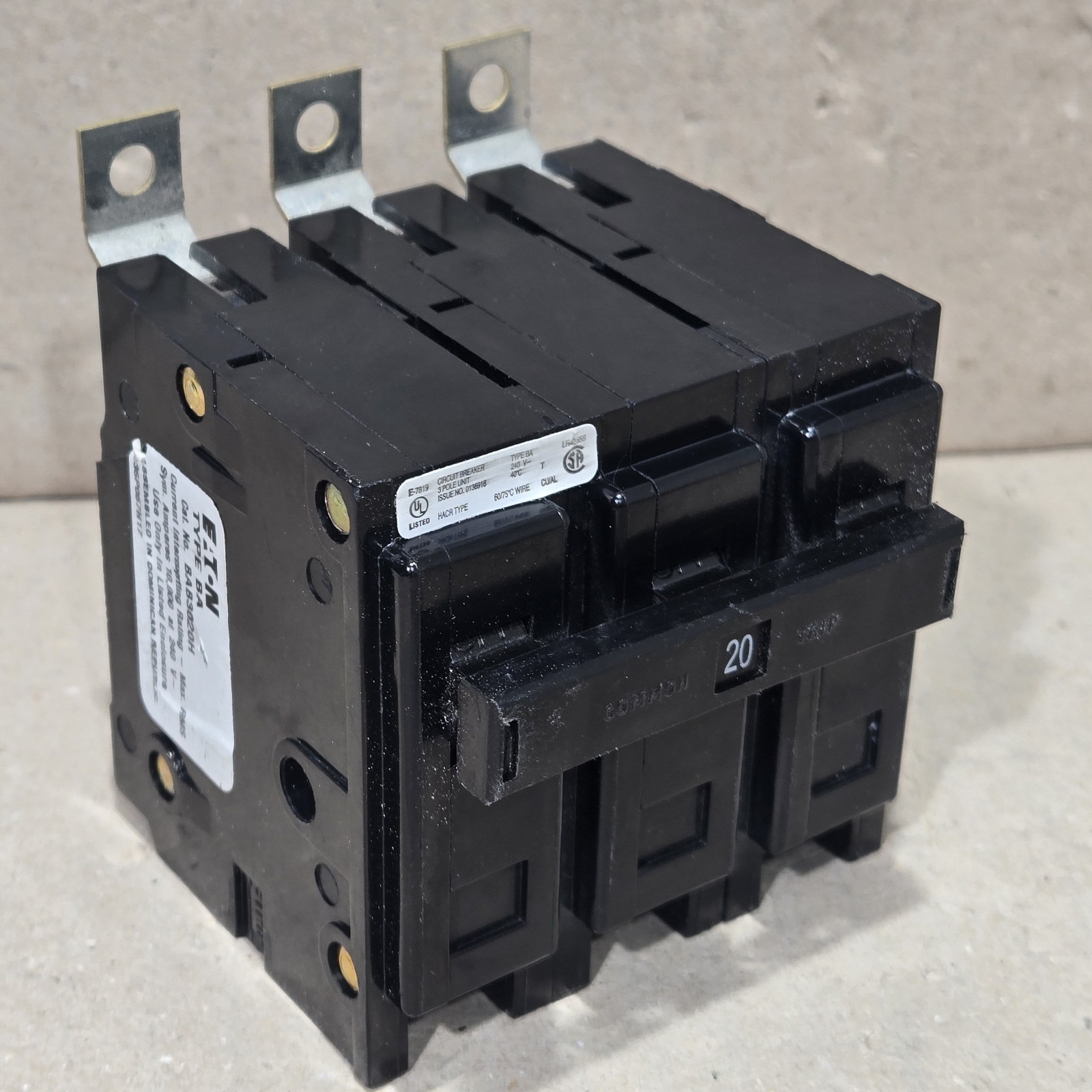 NEW EATON CUTLER HAMMER BAB3020H Circuit Breaker 3 POLE 20 AMP