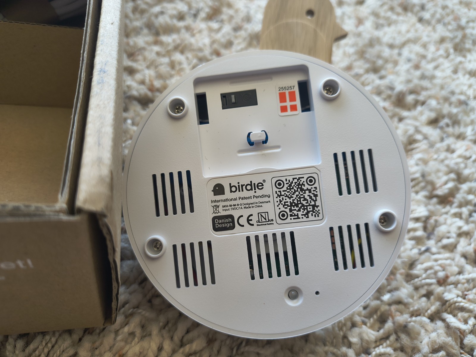 Birdie 2.0 Design Indoor CO2 Monitor Wood Denmark Designed House Burping NEW!