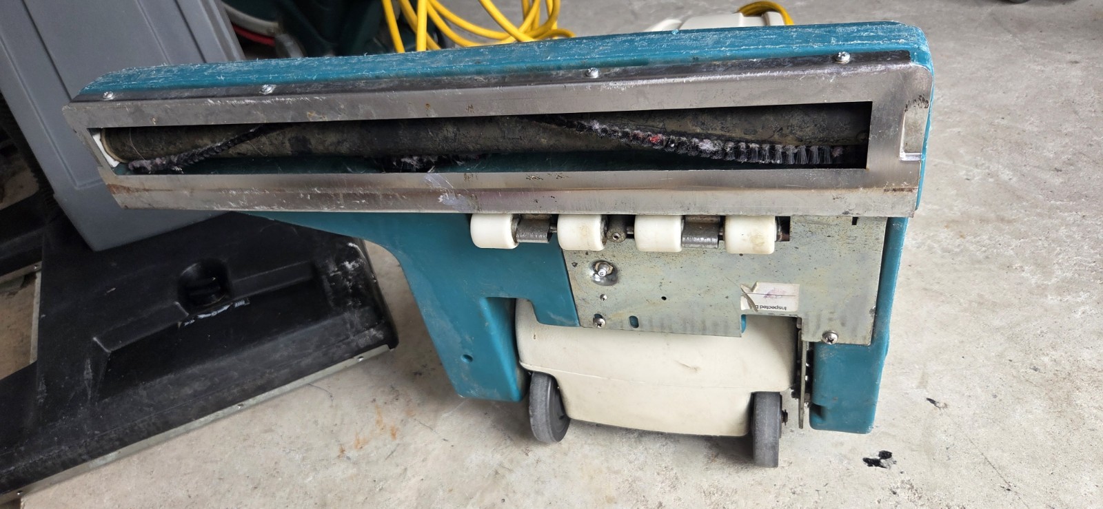 NOBLES TENNANT 26” WIDE AREA VACUUM V-WA-26 TESTED WORKING