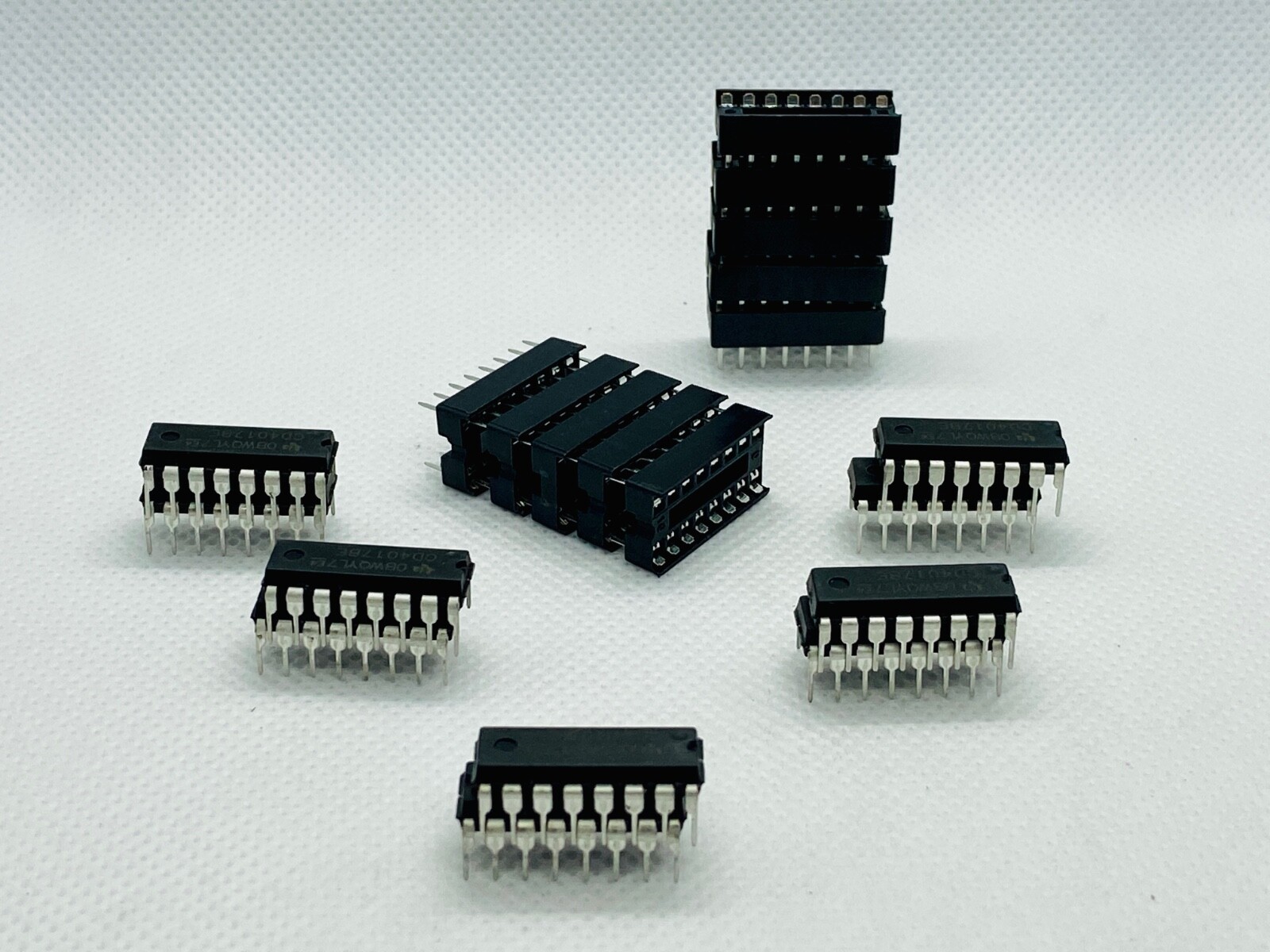 5-10 Set CD4017 CD4017BE DIP-16 Decade Counter Divider IC with Socket Choose Qty