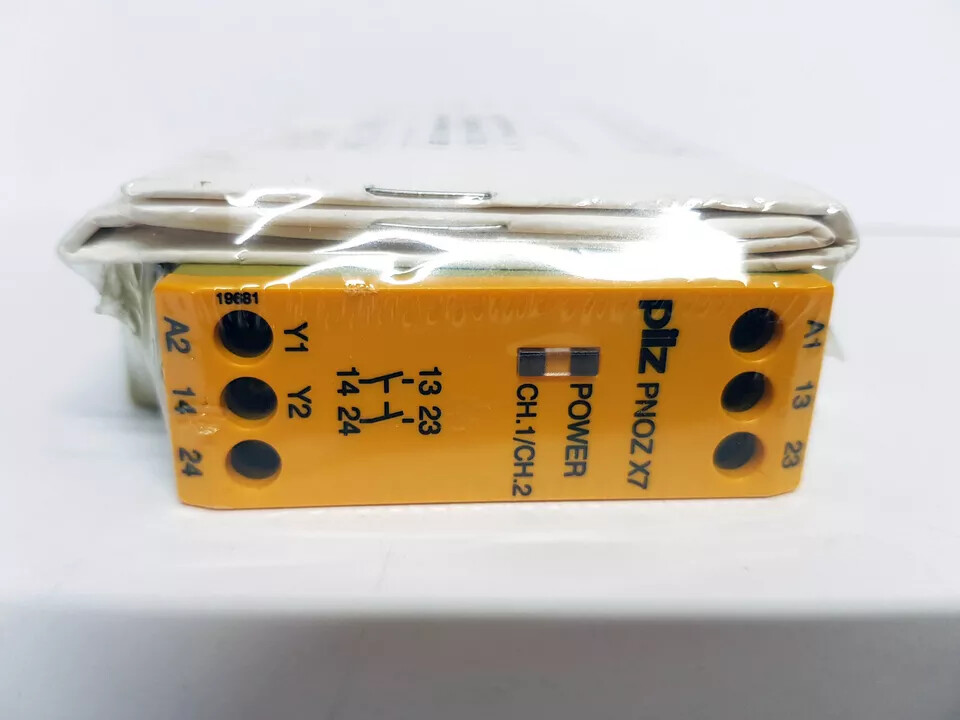 1pc New For Pilz PNOZ X7 24VACDC 2n/o 774059