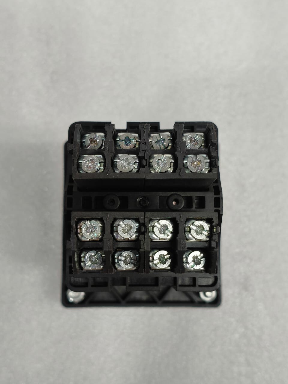 SCHNEIDER ELECTRIC RELBAXEL4110 CONTACTS IN POSITION RELAYAUX 110VDC FREE FAST