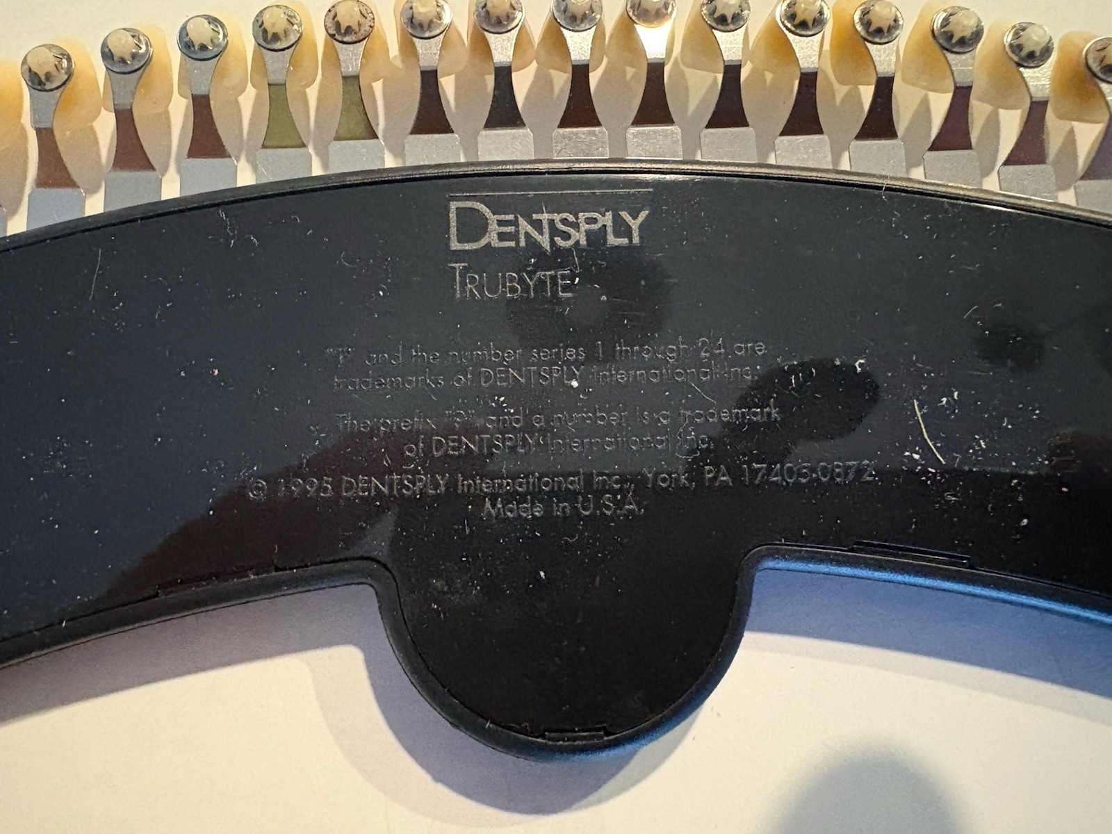 Trubyte Portrait IPN Plastic Shade Guide Dentsply – OPEN BOX # 902740
