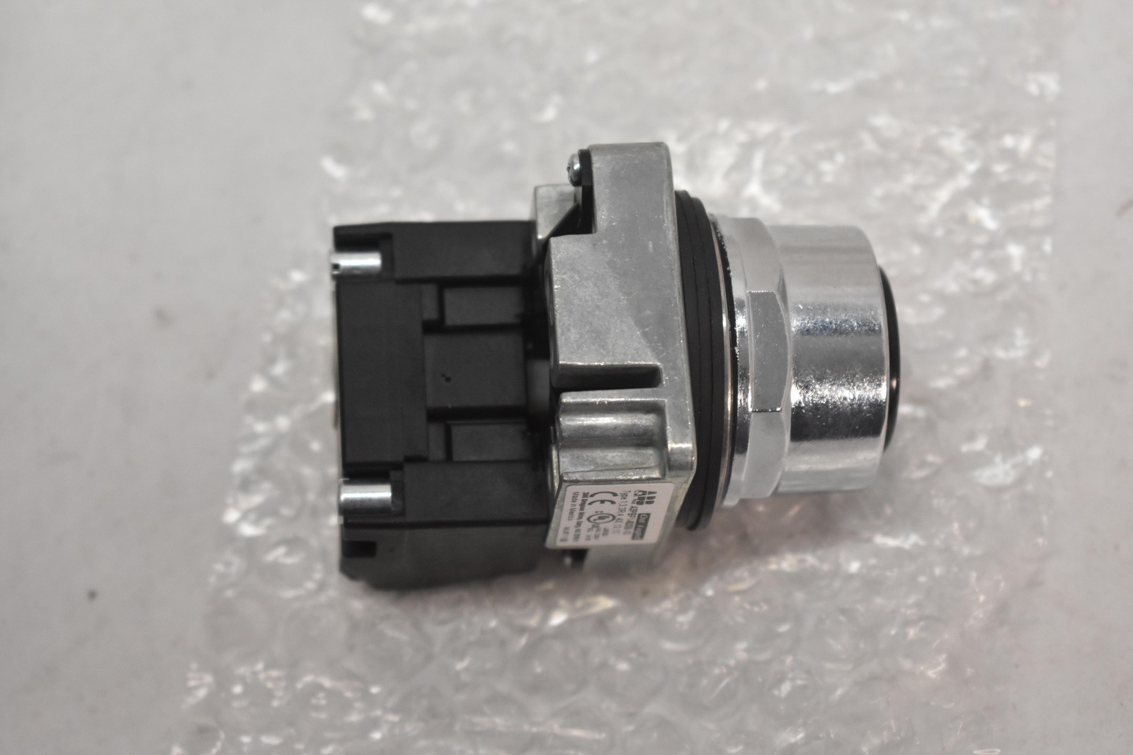 ABB Oil Tight Flush Push Button Plunger Switch A3PBF1-600B-10 Black 1NO NEMA 4X