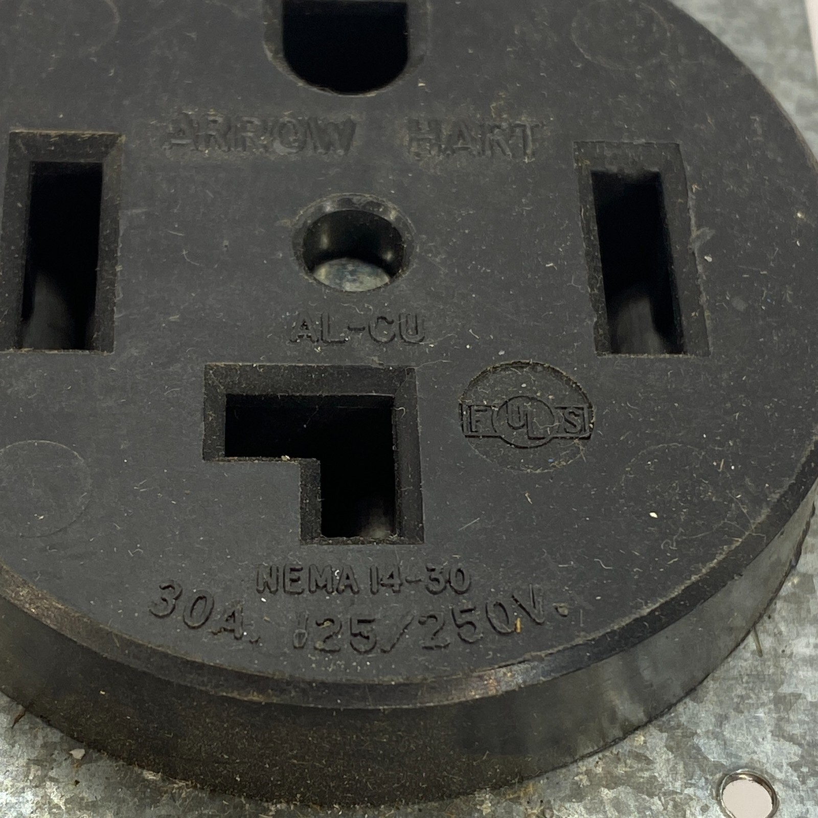 COOPER 30A-125/250V 3-P,4-WIRE GROUNGING AL/CU,UP TO 75 C NEMA 14-30R🔔