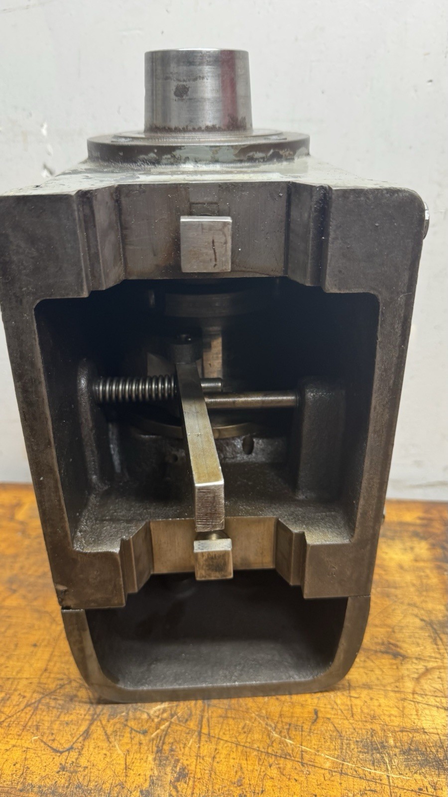Hardinge Elgin 9″ Lathe Headstock 5C Taper Lock Nose