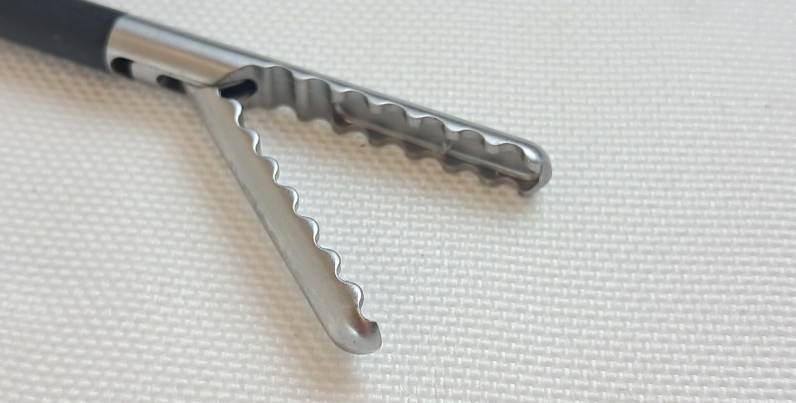 Aesculap PL054R Single Action Atraumatic Grasper 5mm x 36cm
