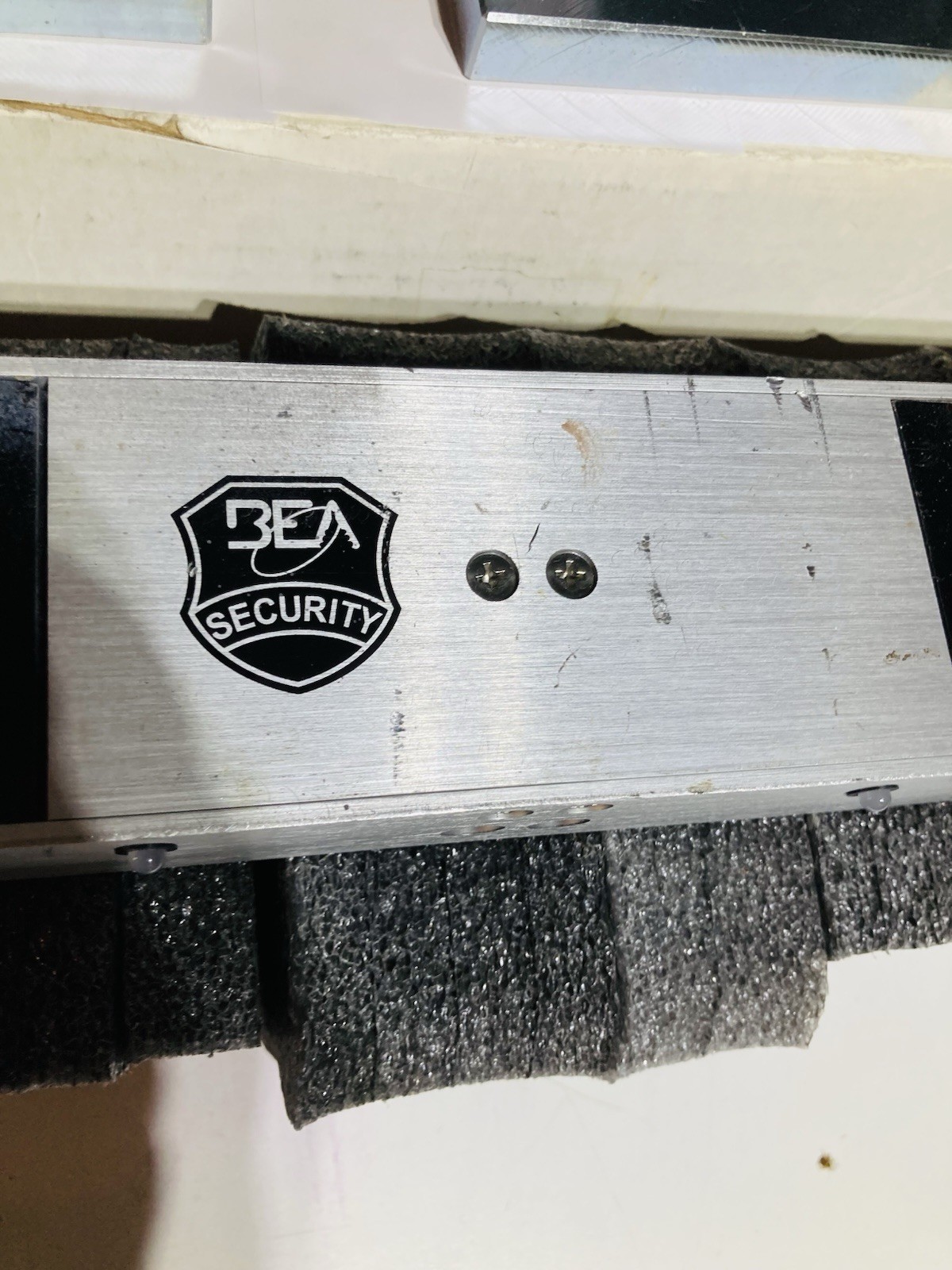 Securitron DM62BD Double Magnalock 12/24VDC Magnetic Bond Sensor Door Position