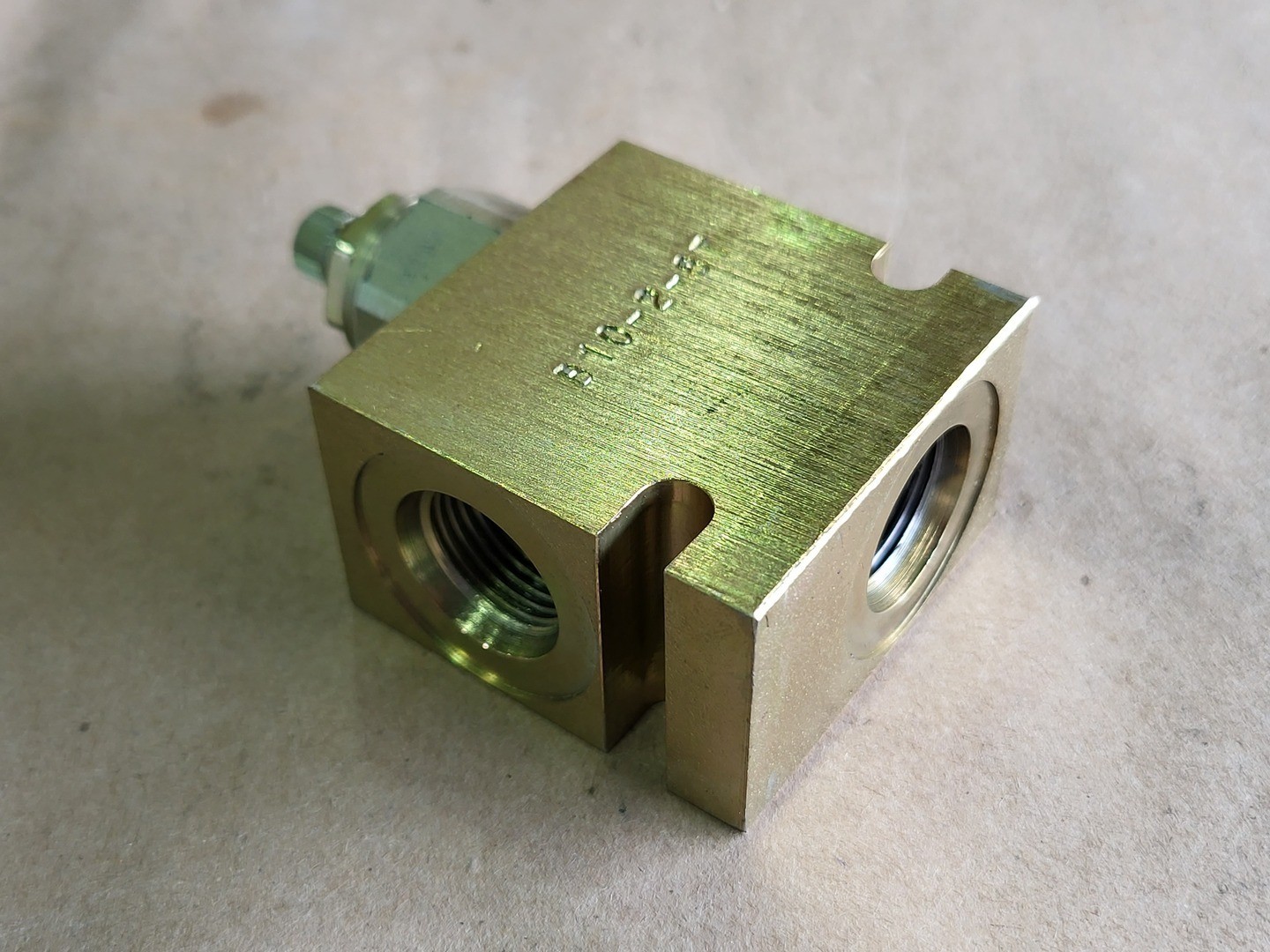 SURPLUS NEW PARKER B10-2-8T Valve Body – Parts & Components