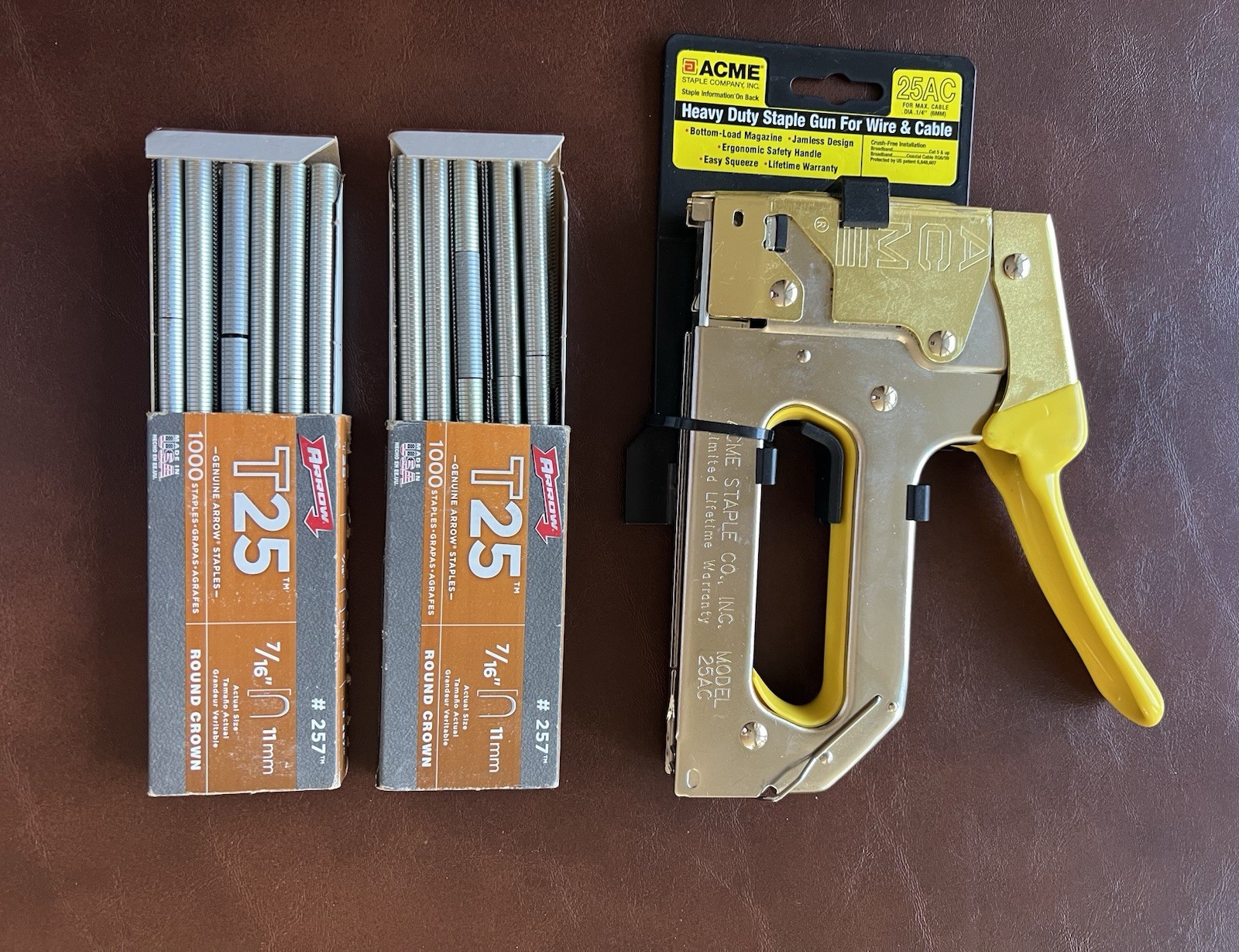 Bundle NEW ACME 25AC Heavy Duty Staple Gun & 2 Boxes Of ARROW T25