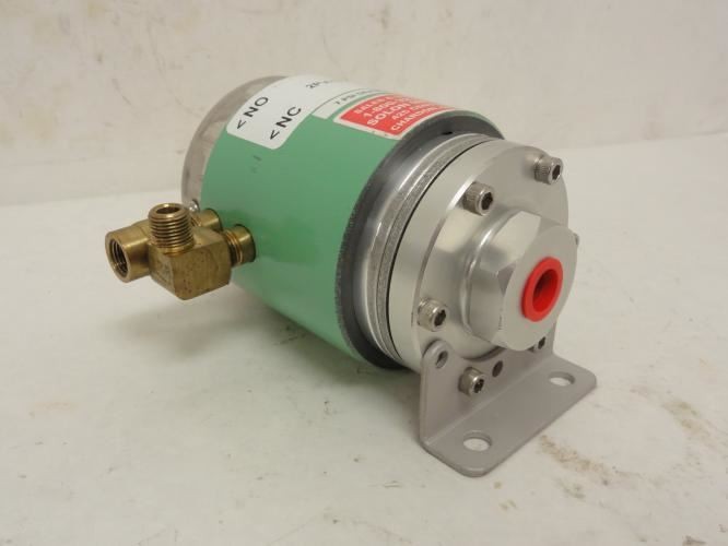 202035 Old-Stock; Solon 2PV/17 Pressure Switch; 1/4 FNPT 100-120Psi; 250 Max