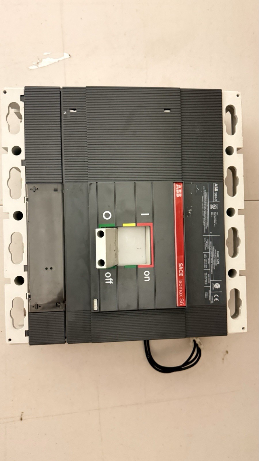 ABB SACE Isomax S6H-D Main Breaker 800A 4-Pole 400V AC Type D Trip Indicator