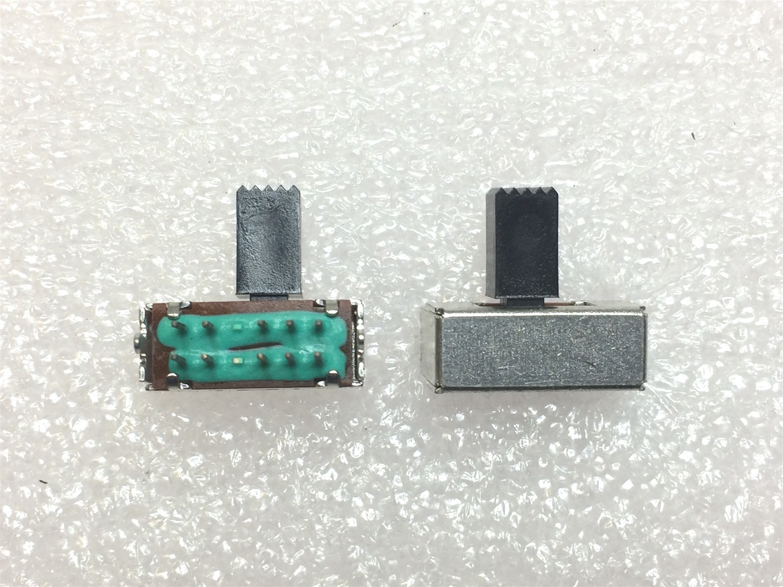 HSW0940-01-020 HOSIDEN 2P – 4T SLIDE SWITCH 2 UNITS