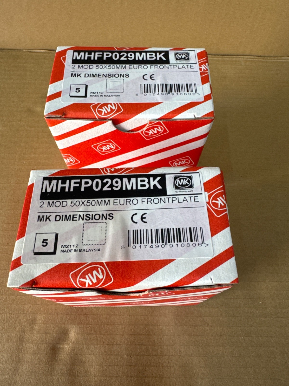 LOT 2 BOX MK MHFP029MBK 2 MOD 50X50MM EURO FRONTPLATE (1box=5PCs)