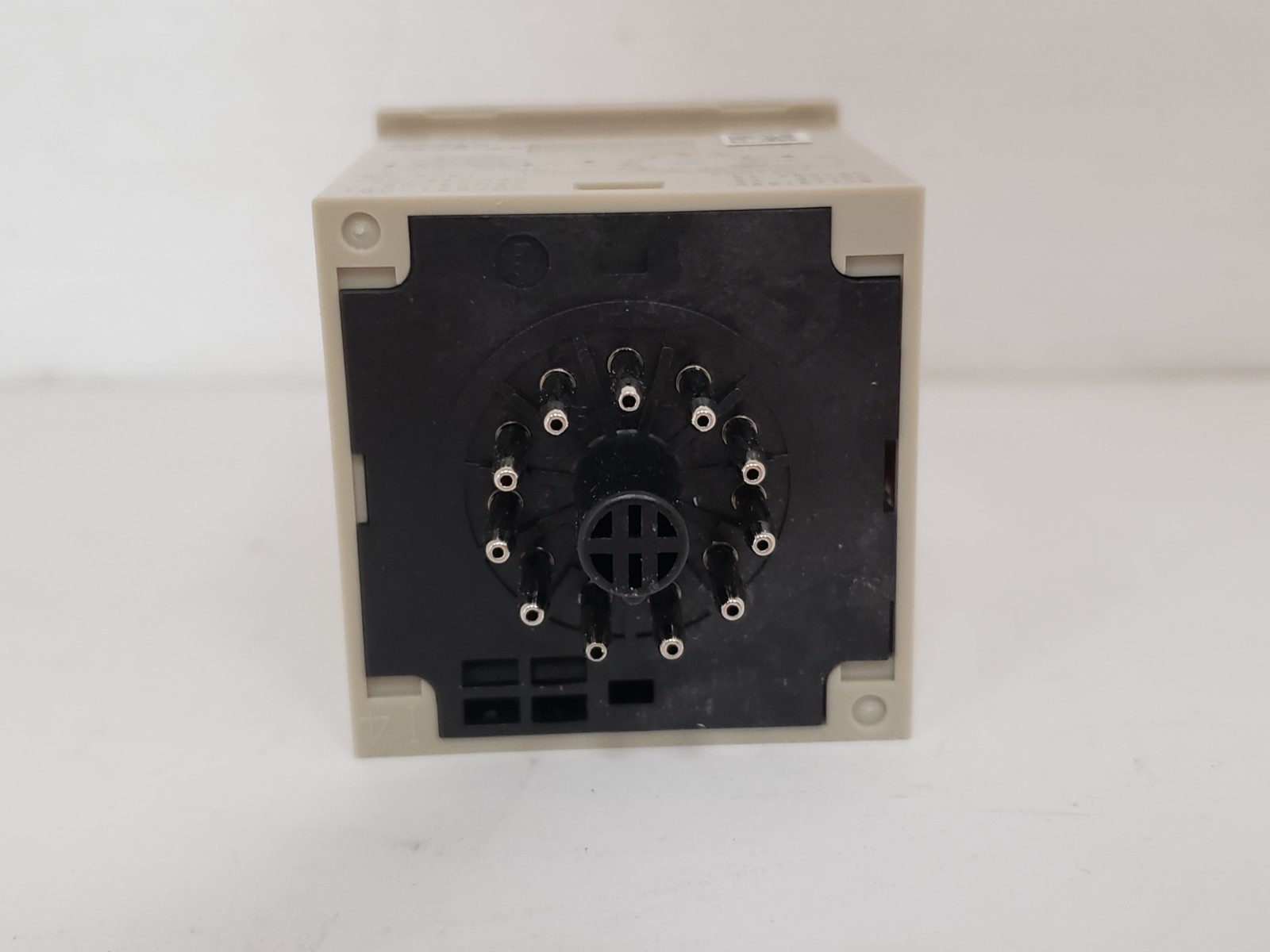OMRON H3CR-AP SOLID STATE TIMER 11 PIN 100-240V AC 100-125V DC NIB
