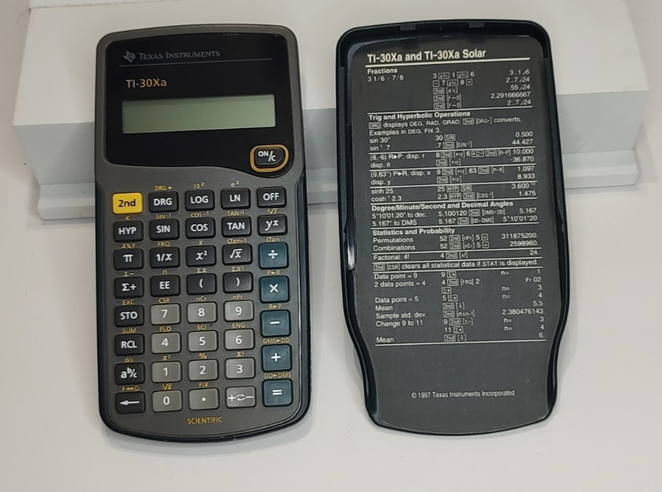 TEXAS INSTRUMENTS TI-30Xa SCIENTIFIC Calculator Good Condition with Cover