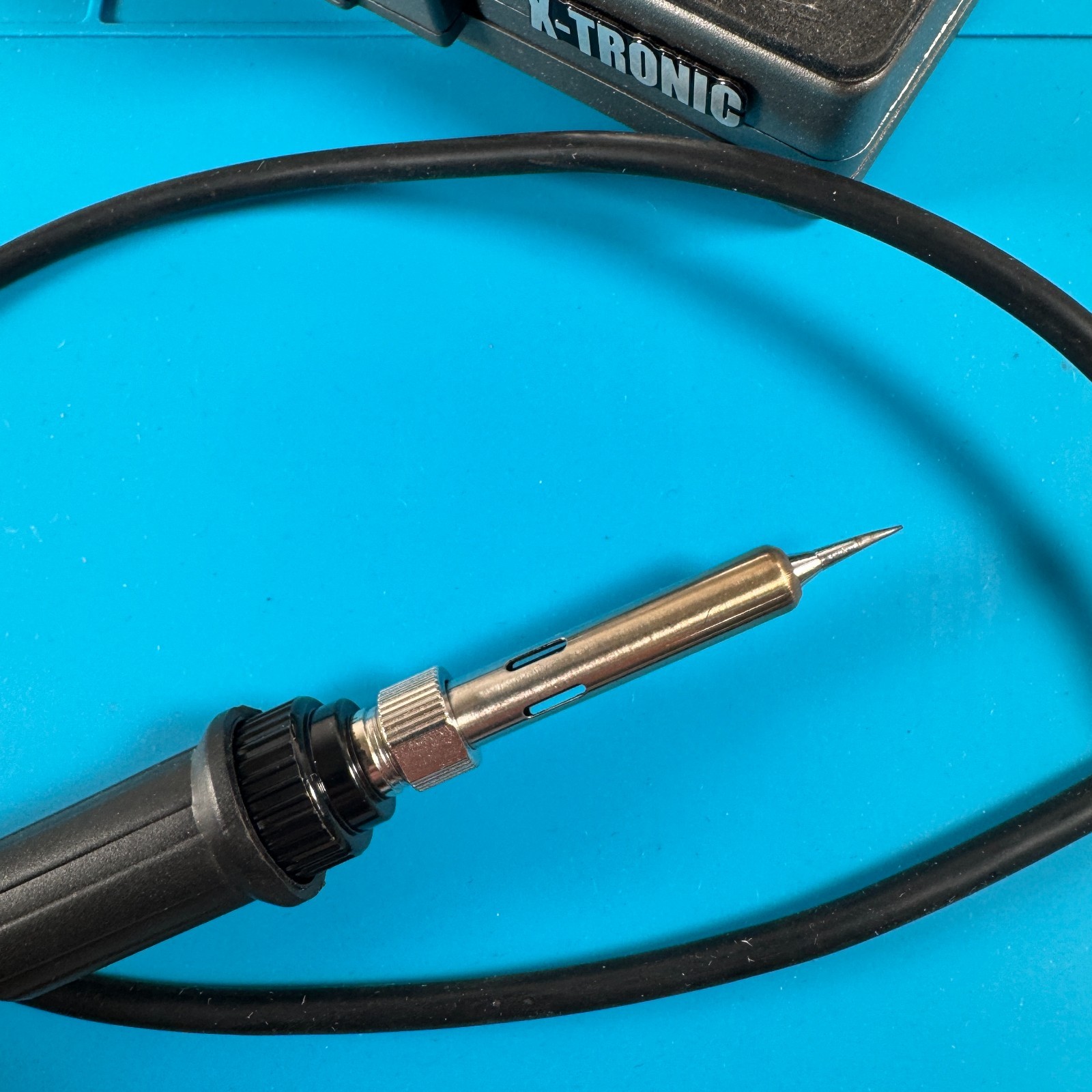 X-Tronic Model 4010-PRO-X Platinum Edition 75 Watt Soldering Iron Station w/ Mat