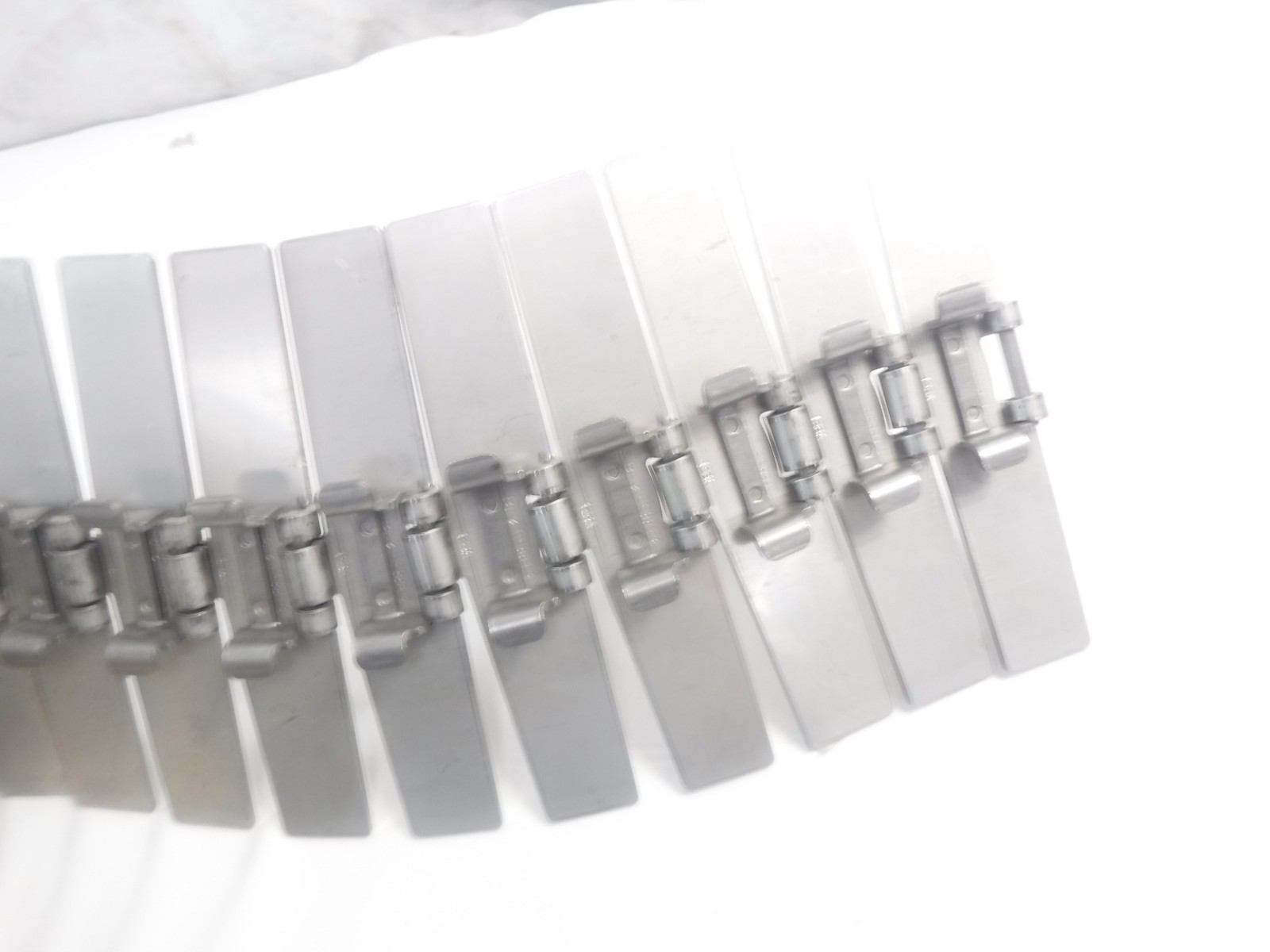 10’L Rexnord 7.5″W x 1.5″Pitch Solid Stainless Steel 881TAB Table Top Chain
