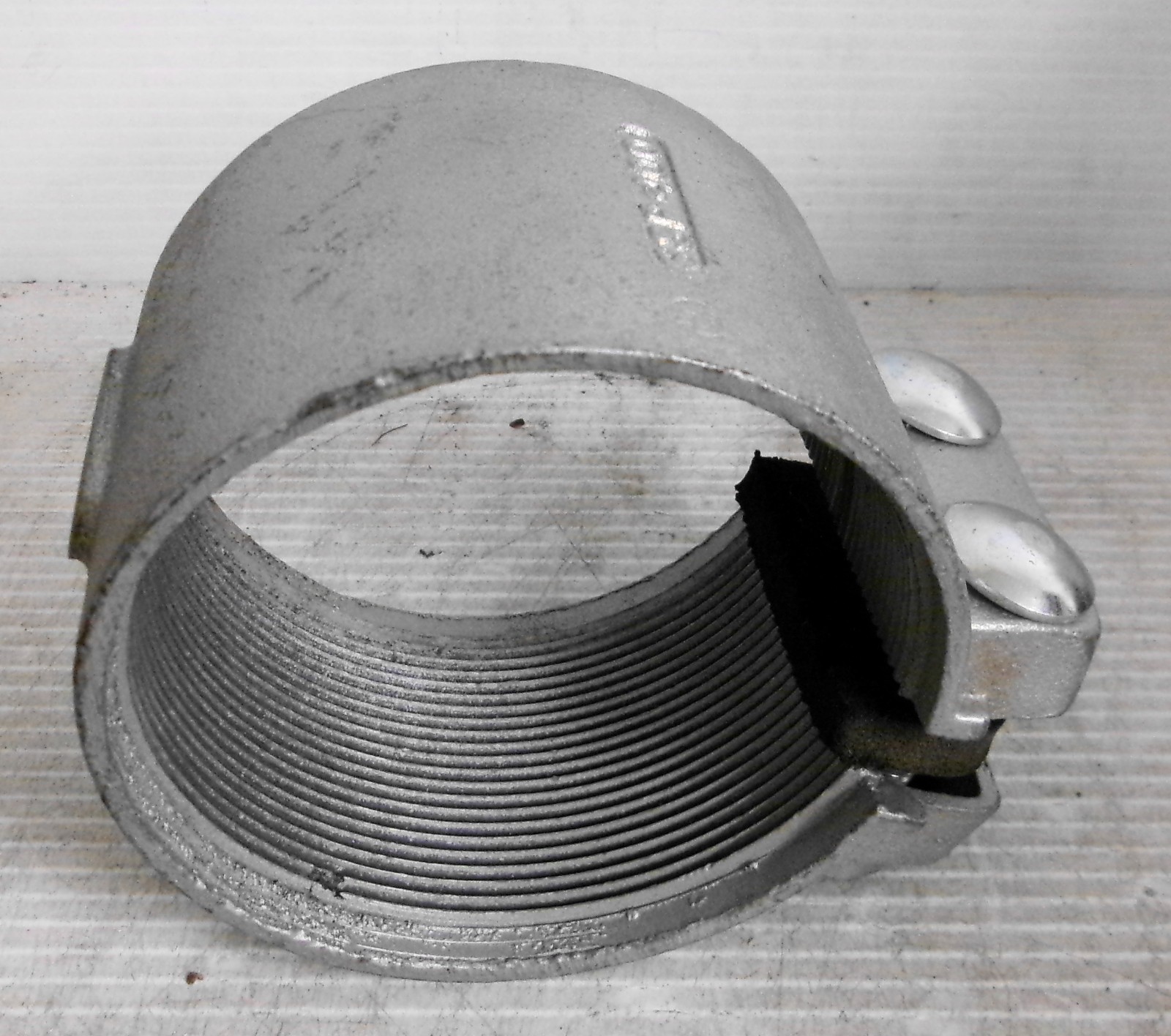 Oz Gedney SSP 400 Split Conduit Coupling 4″