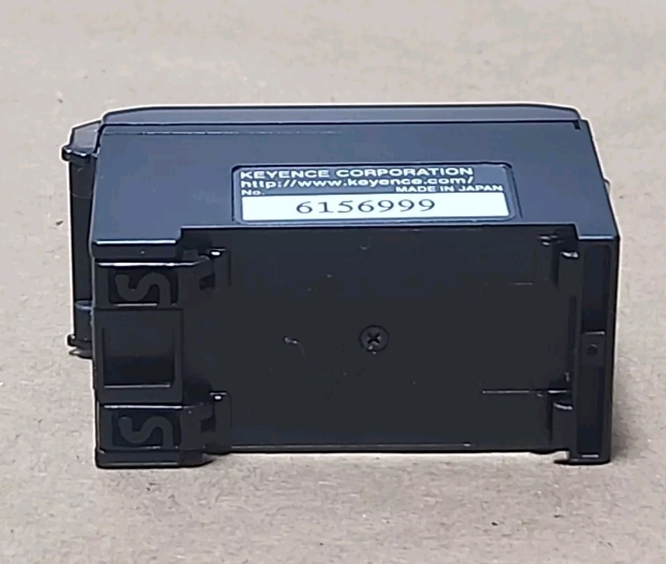 *NEW* Keyence AP-V80WP Digital Pressure Amplifier Sensor 12-24Vdc + Warranty!