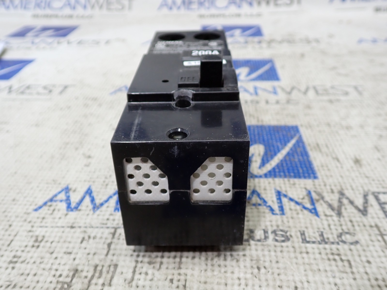 Siemens QN2200RH 200 Amp 120/240V 2 Pole 22KA Circuit Breaker tested