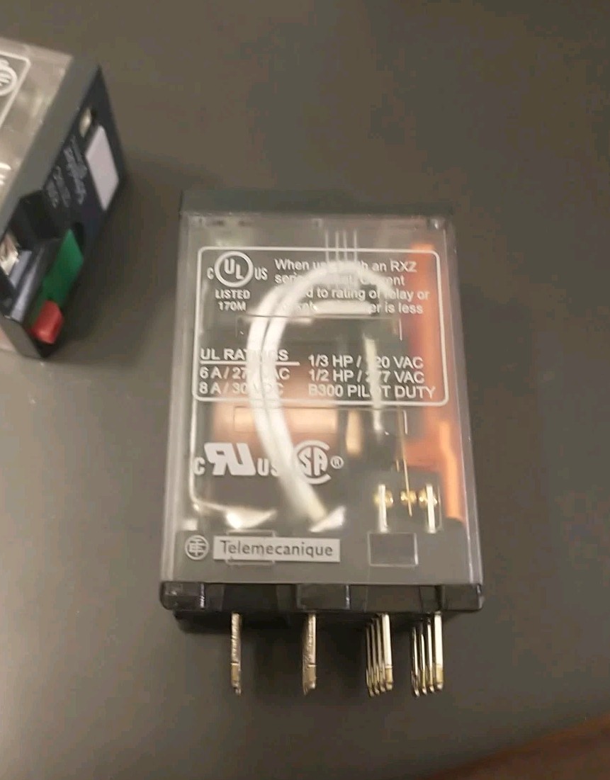 Schneider Electric RXM 120VAC