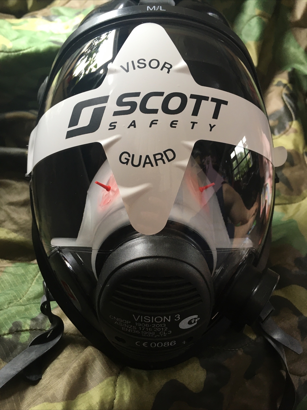 Scott Safety Vision 3 LQF Panoramic Gas Mask Respirator Size M/L EN136 CLASS 3