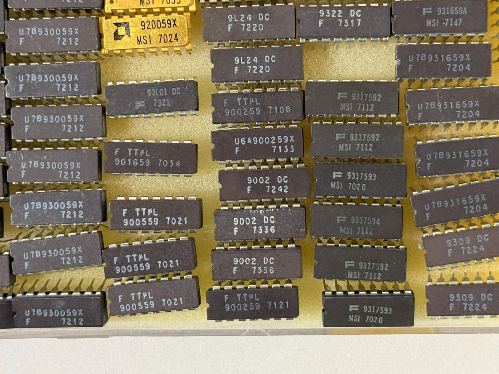 Vintage Fairchild MSI TTL IC Chip Lot Gold Ceramic & DIP Logic ICs w/ Storage